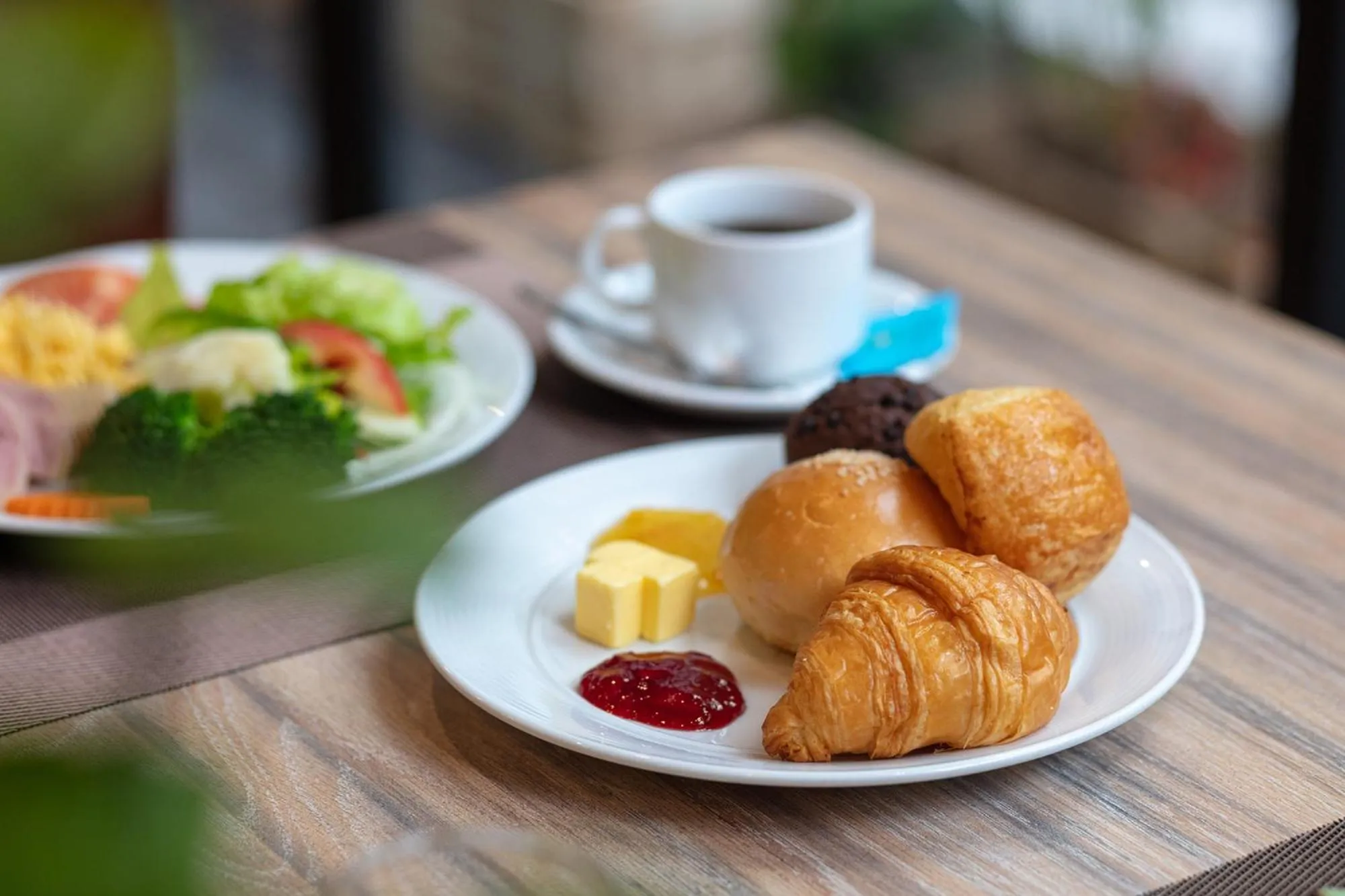 Food and drinks in Flower Garden Hotel