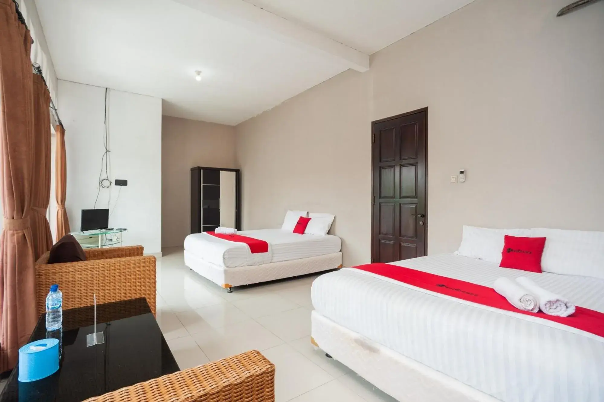 Bed in RedDoorz Syariah near Taman Air Mancur Bogor