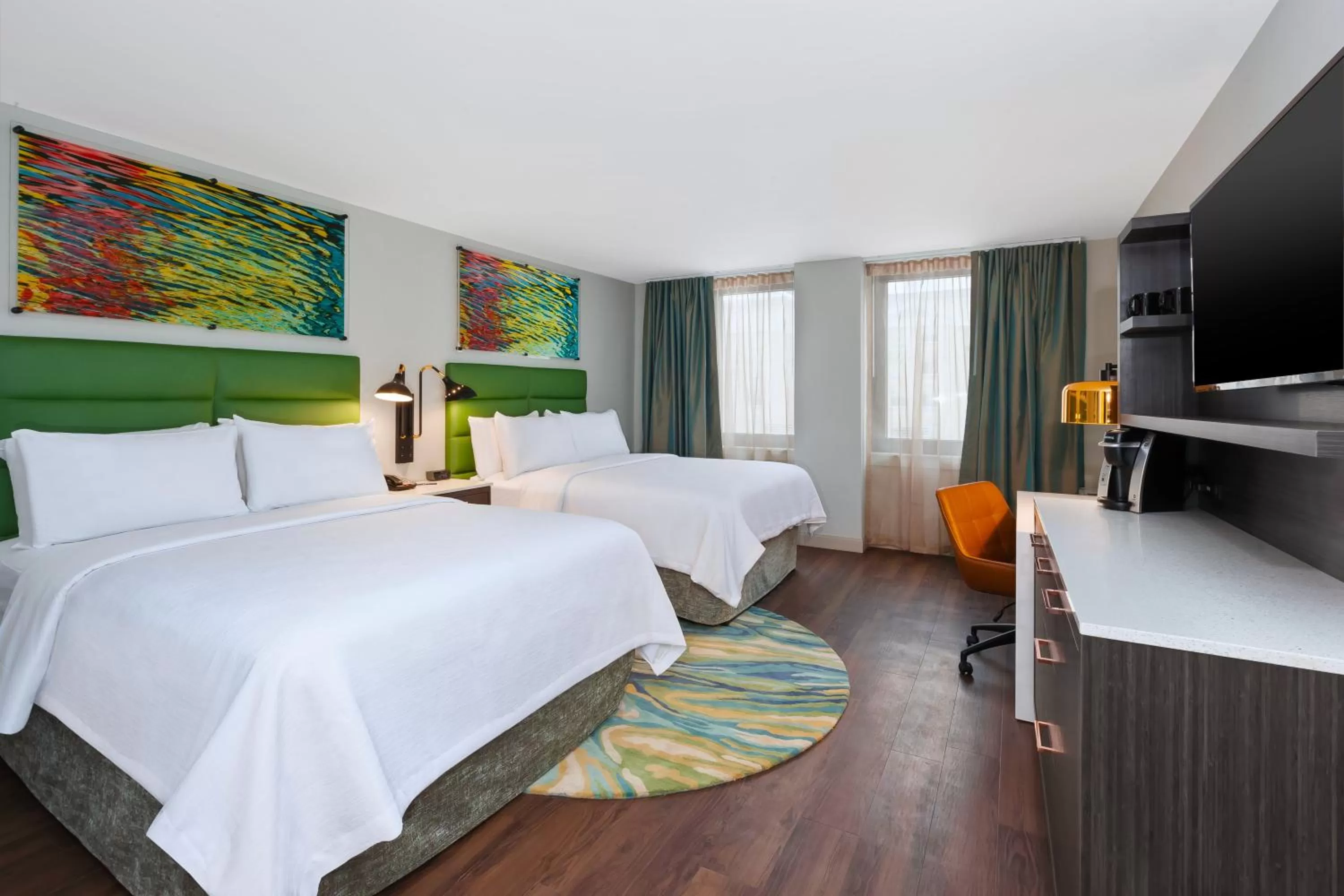 Photo of the whole room, Bed in Hotel Indigo Rochester - Mayo Clinic Area by IHG