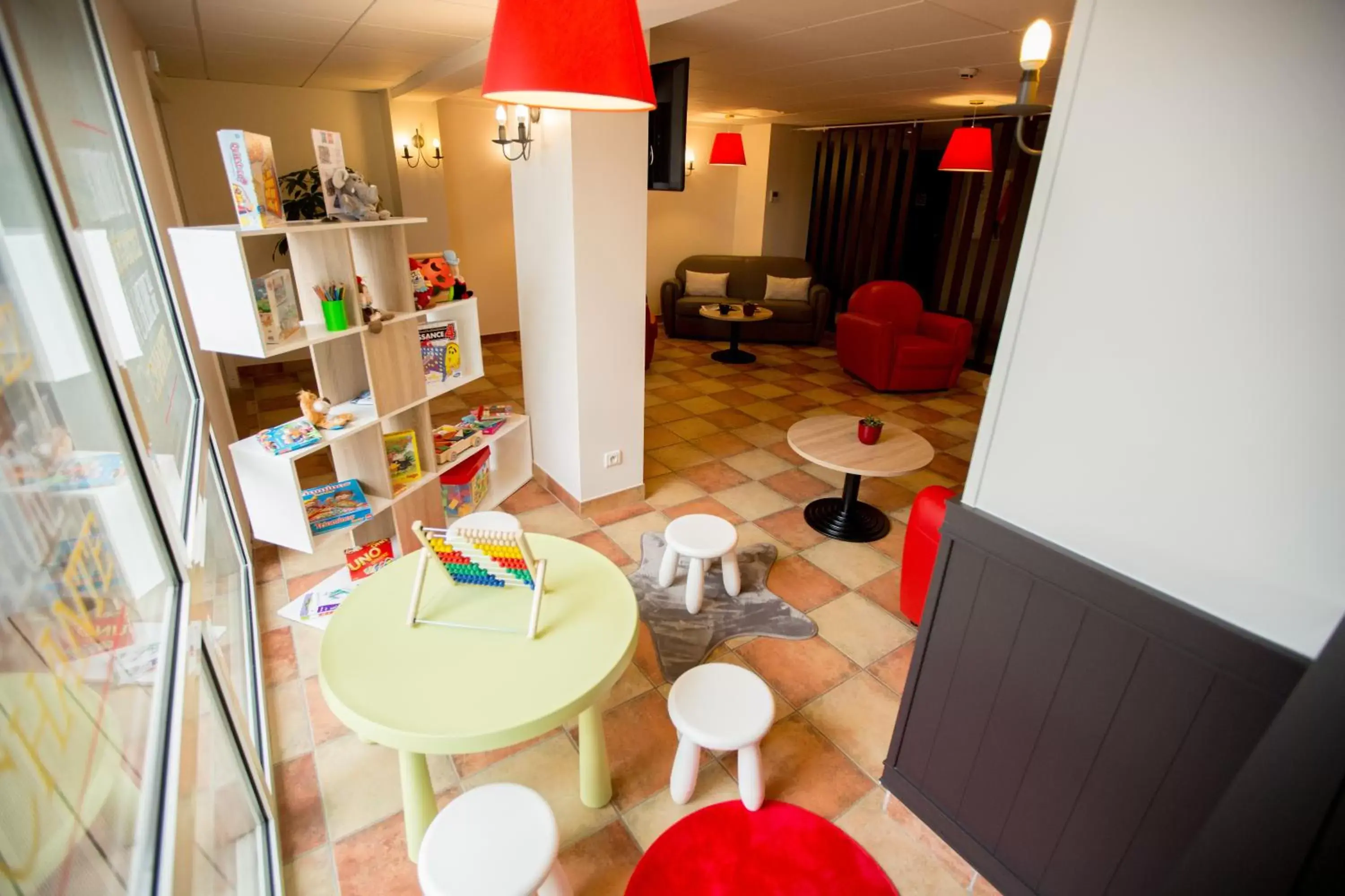 Communal lounge/ TV room, Restaurant/Places to Eat in ibis Cherbourg La Glacerie