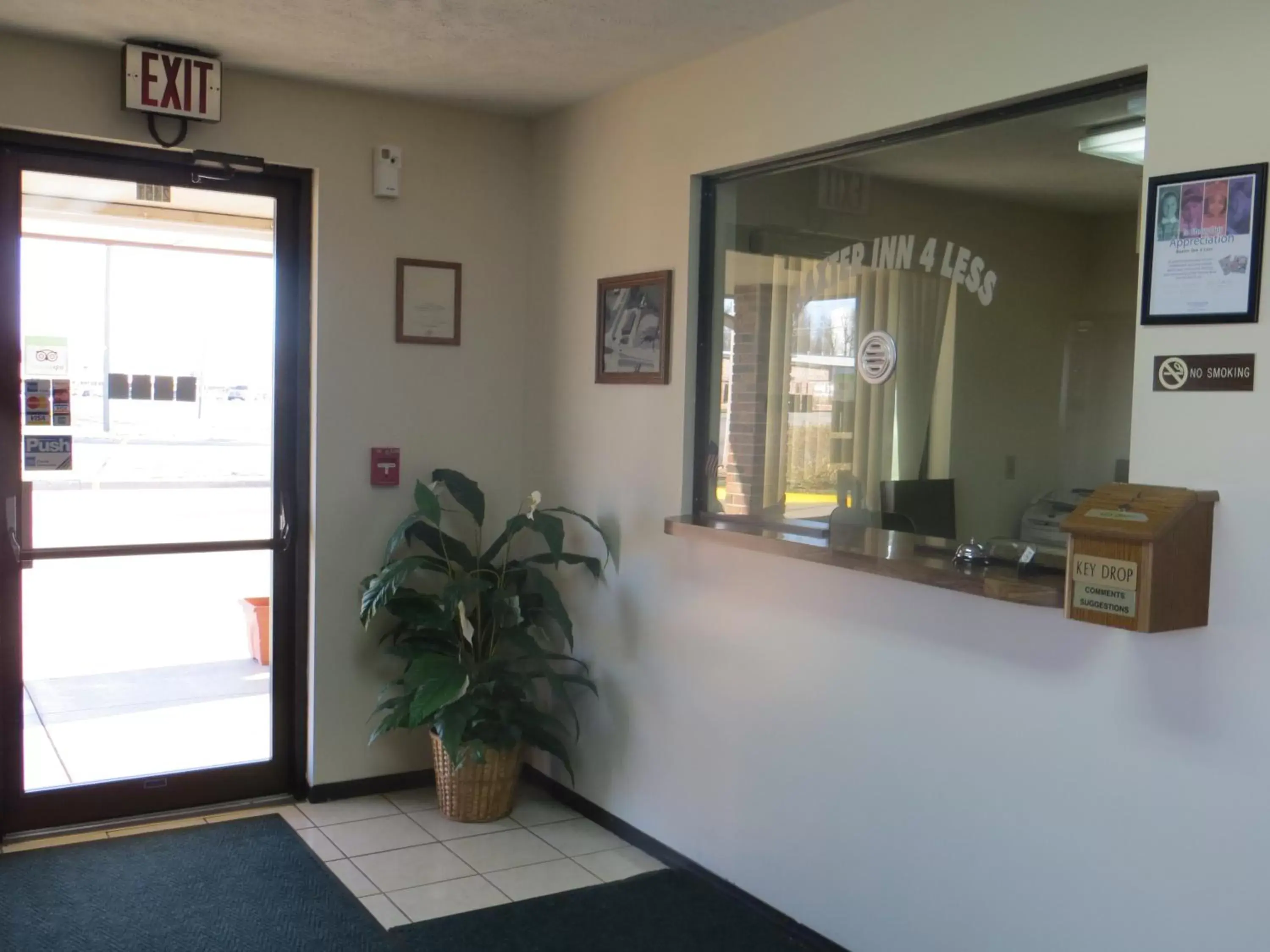 Baxter Inn 4 Less Baxter Inn 4 Less