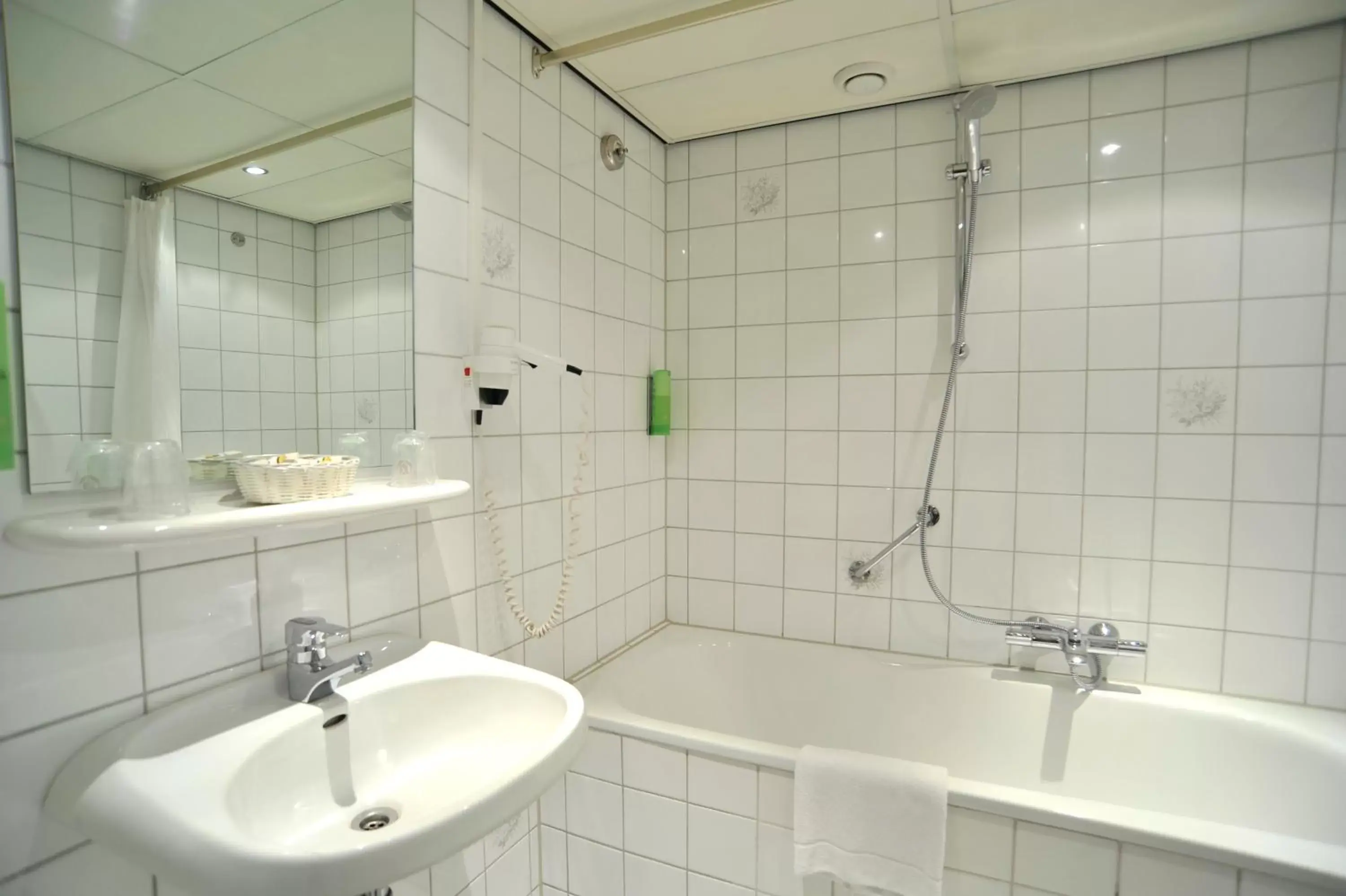Bathroom in Fletcher Hotel Restaurant Doorwerth - Arnhem