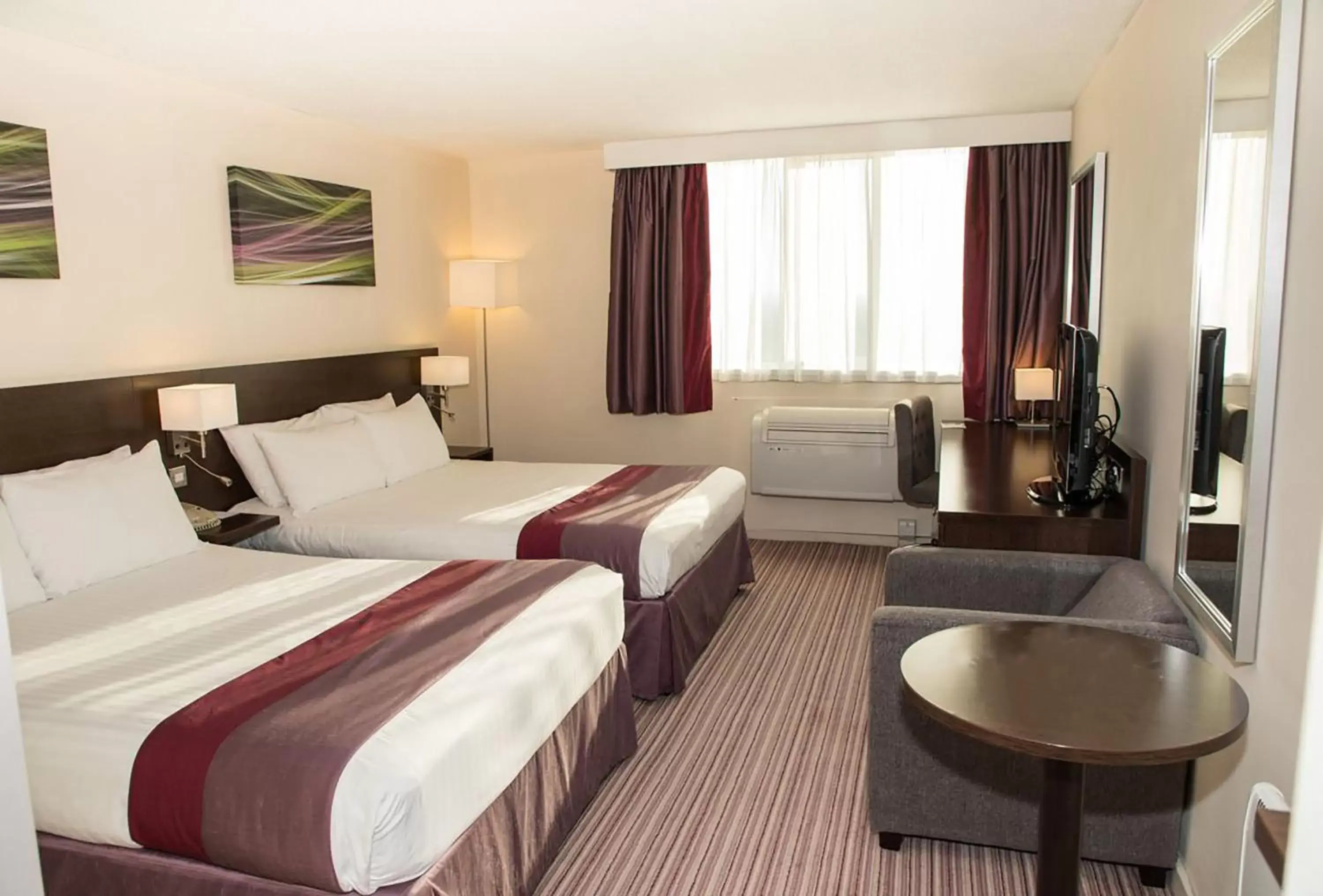 Photo of the whole room in Holiday Inn Slough Windsor, an IHG Hotel