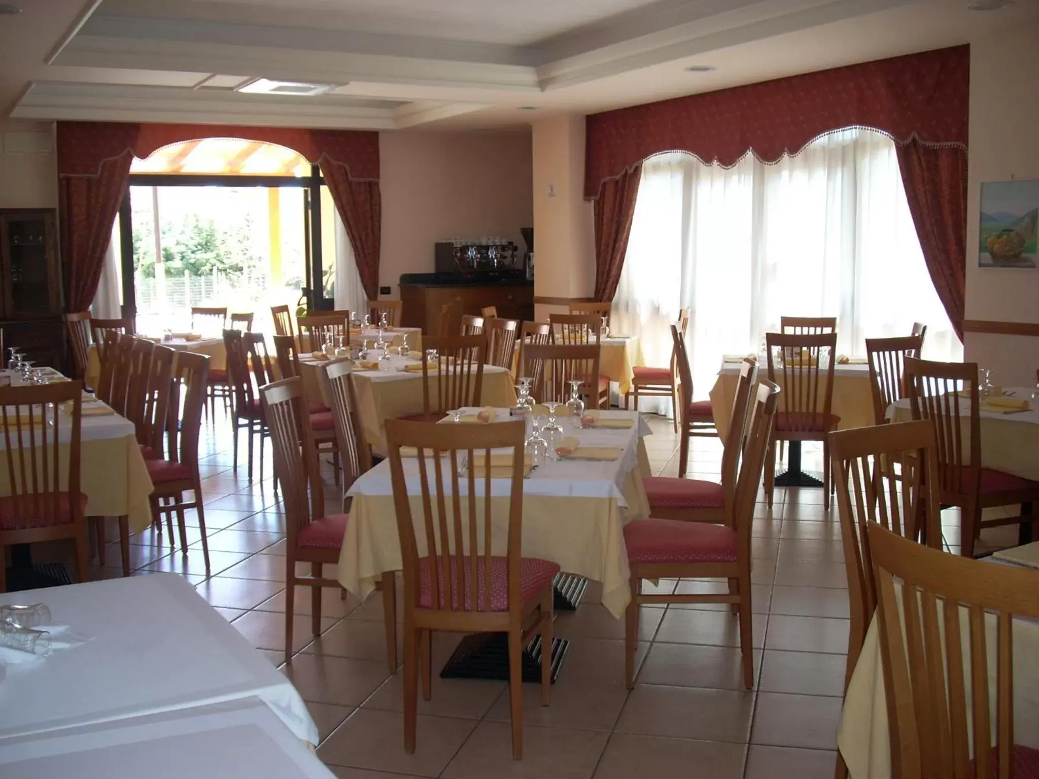 Restaurant/Places to Eat in Hotel Margherita