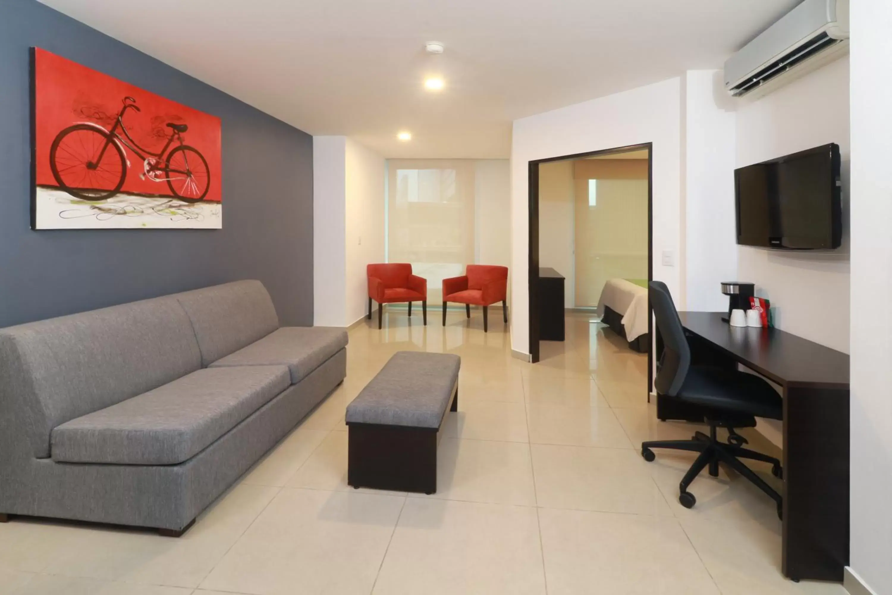 Junior King Suite in Wyndham Garden Guadalajara Acueducto Junior King Suite in Wyndham Garden Guadalajara Acueducto