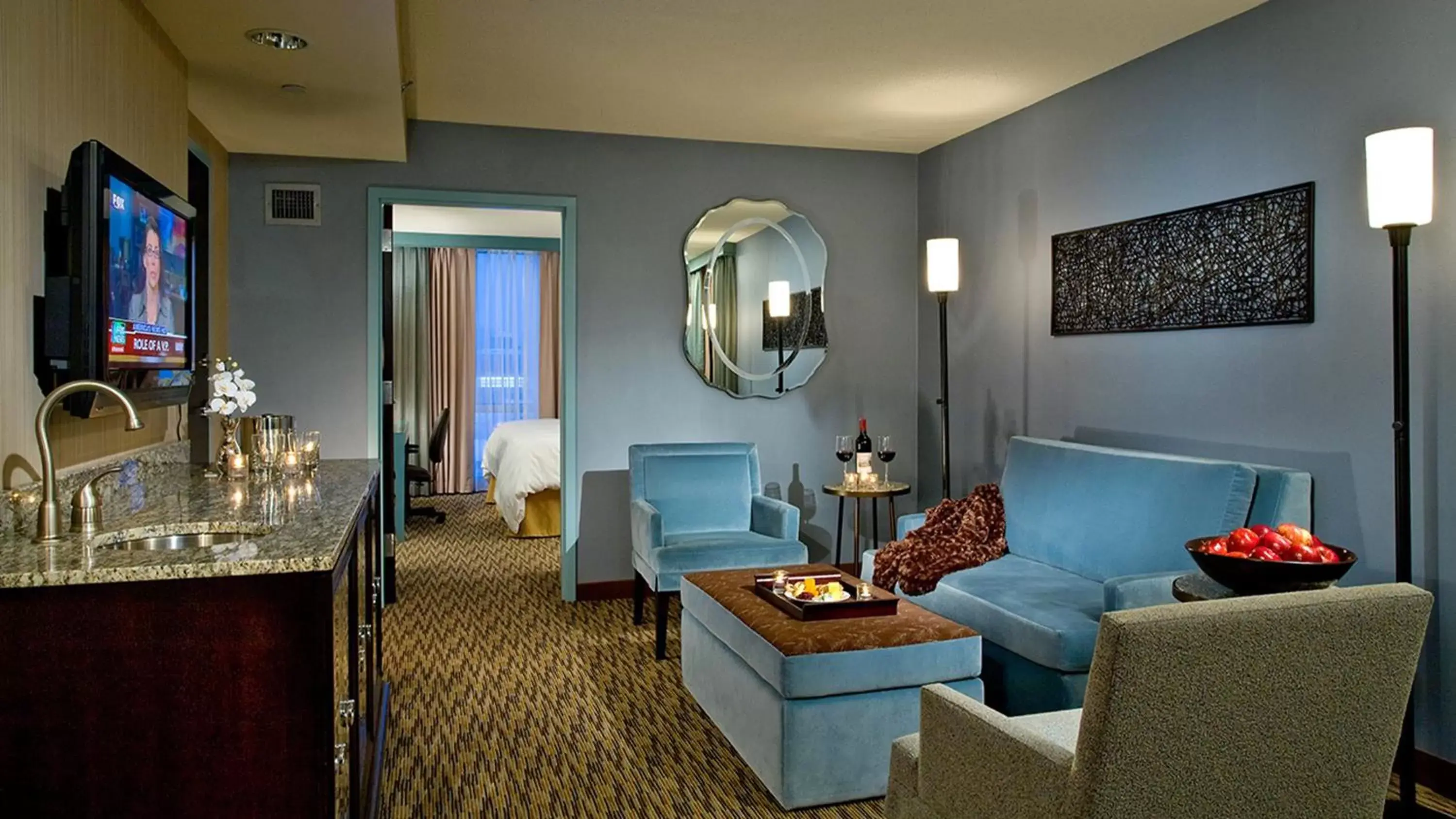 Photo of the whole room, Seating Area in Crowne Plaza Hotel Glen Ellyn/Lombard, an IHG Hotel