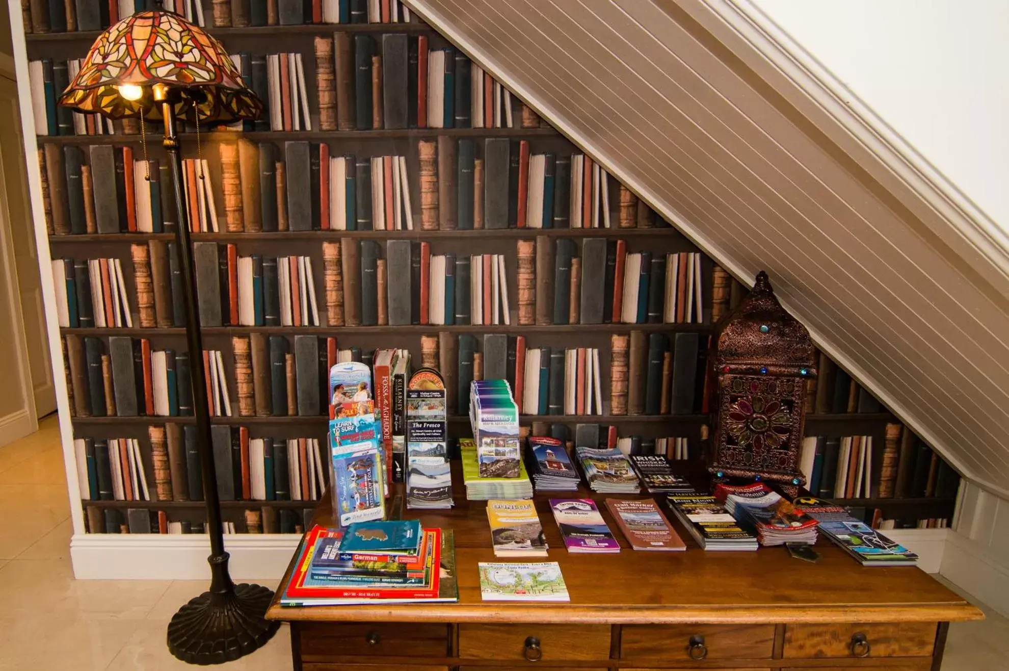 Library in Ashbrook B&B