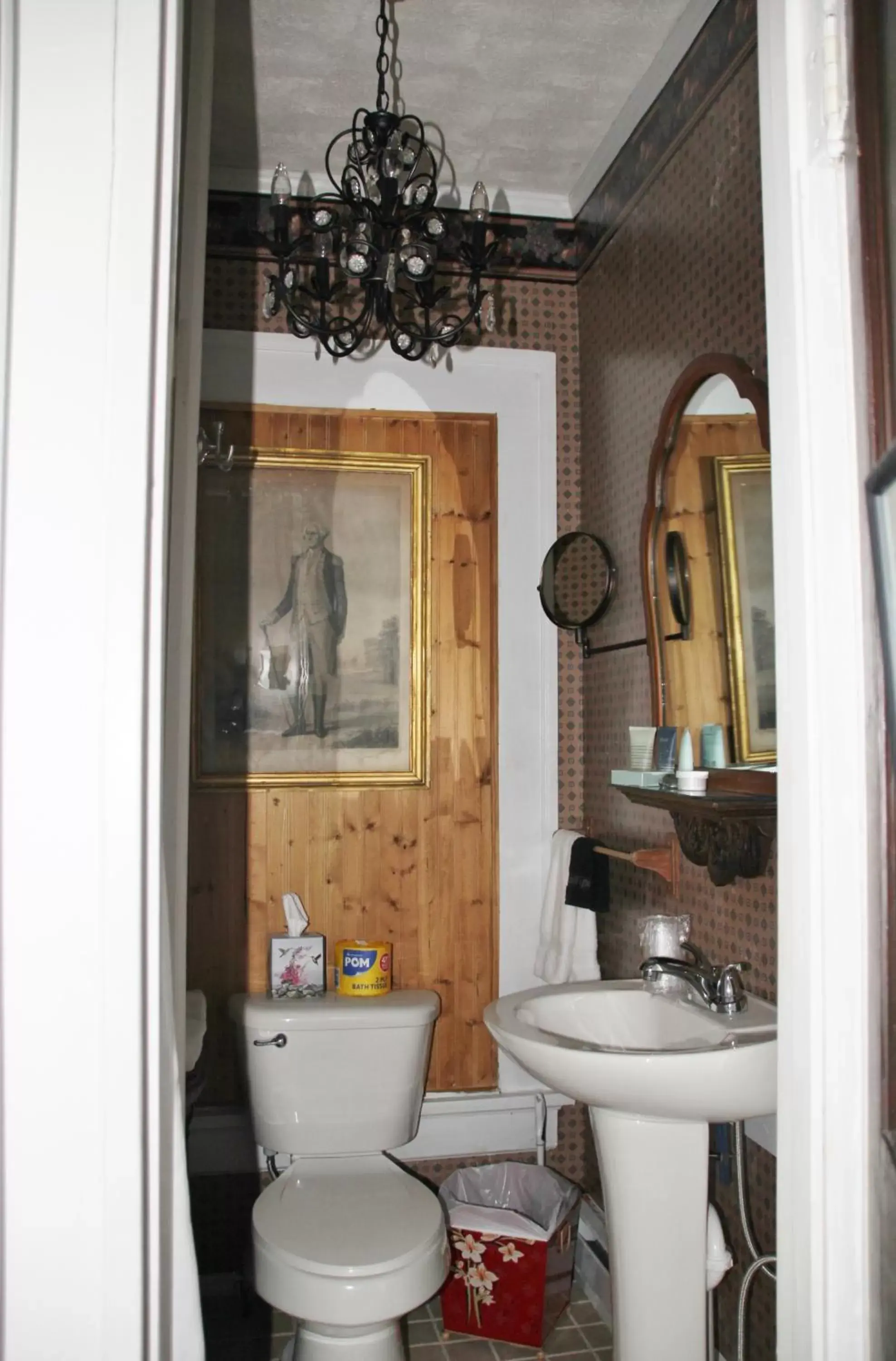 Bathroom in Bluefield Inn, a Select Registry Propery