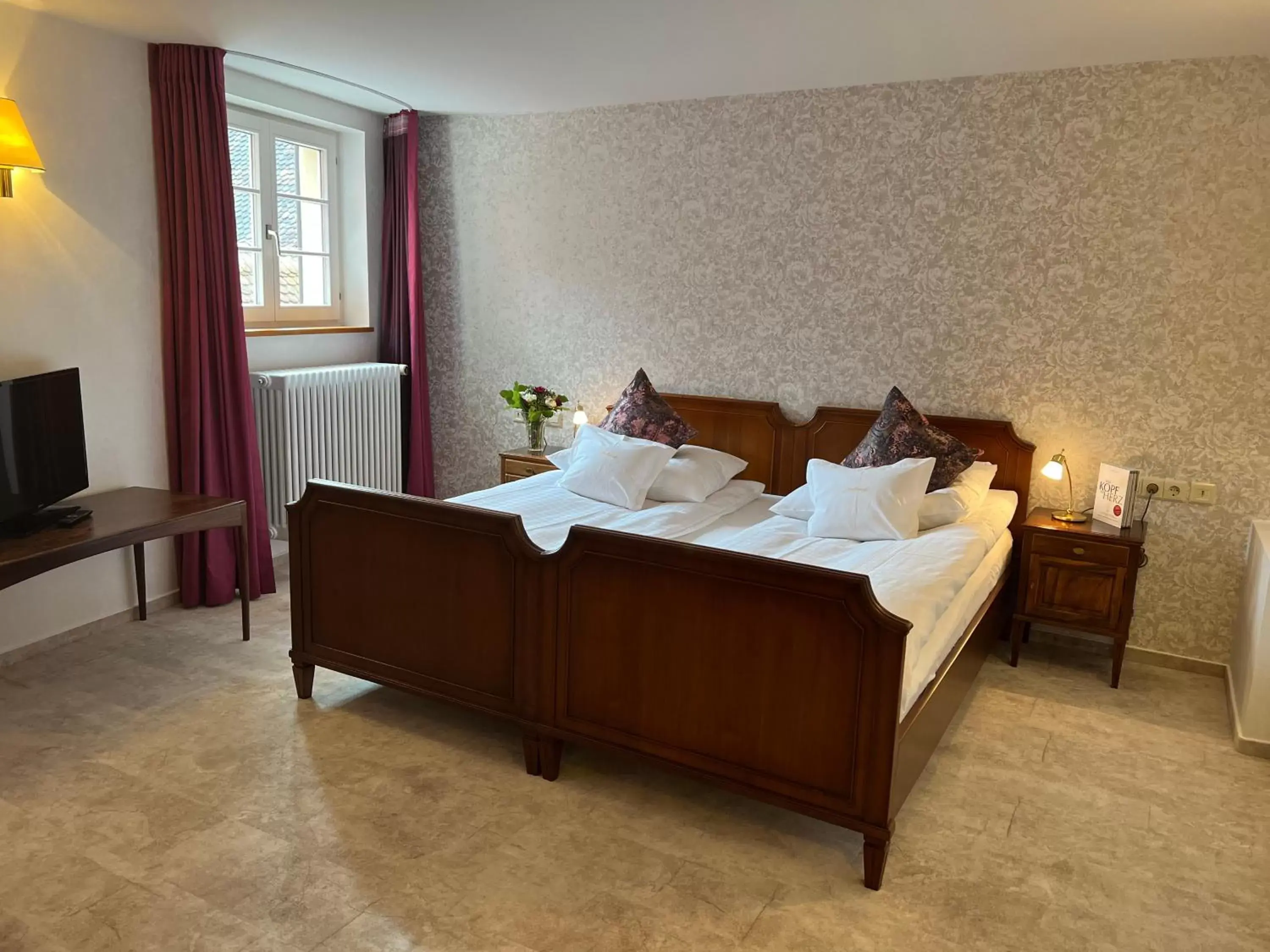 Staff, Bed in Boutiquehotel Oberkirch im Zentrum