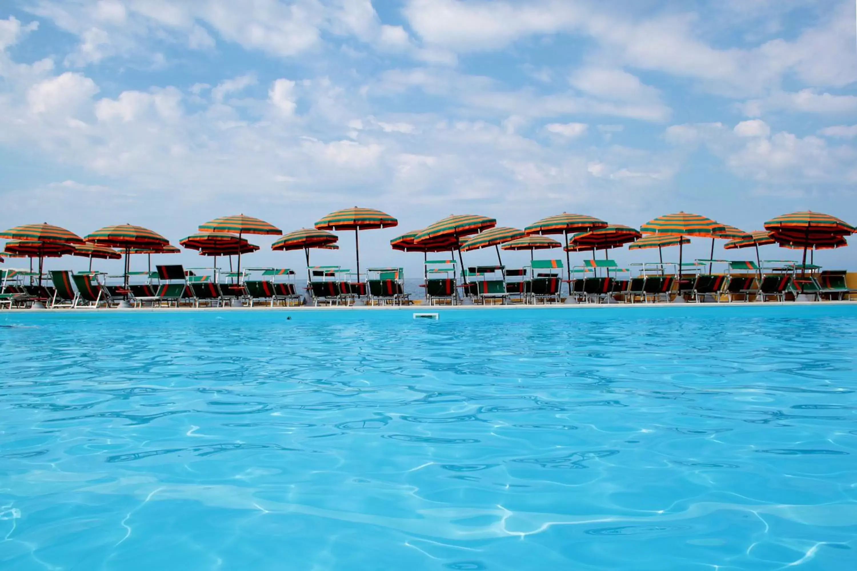 Swimming Pool in Mercure Civitavecchia Sunbay Park Hotel