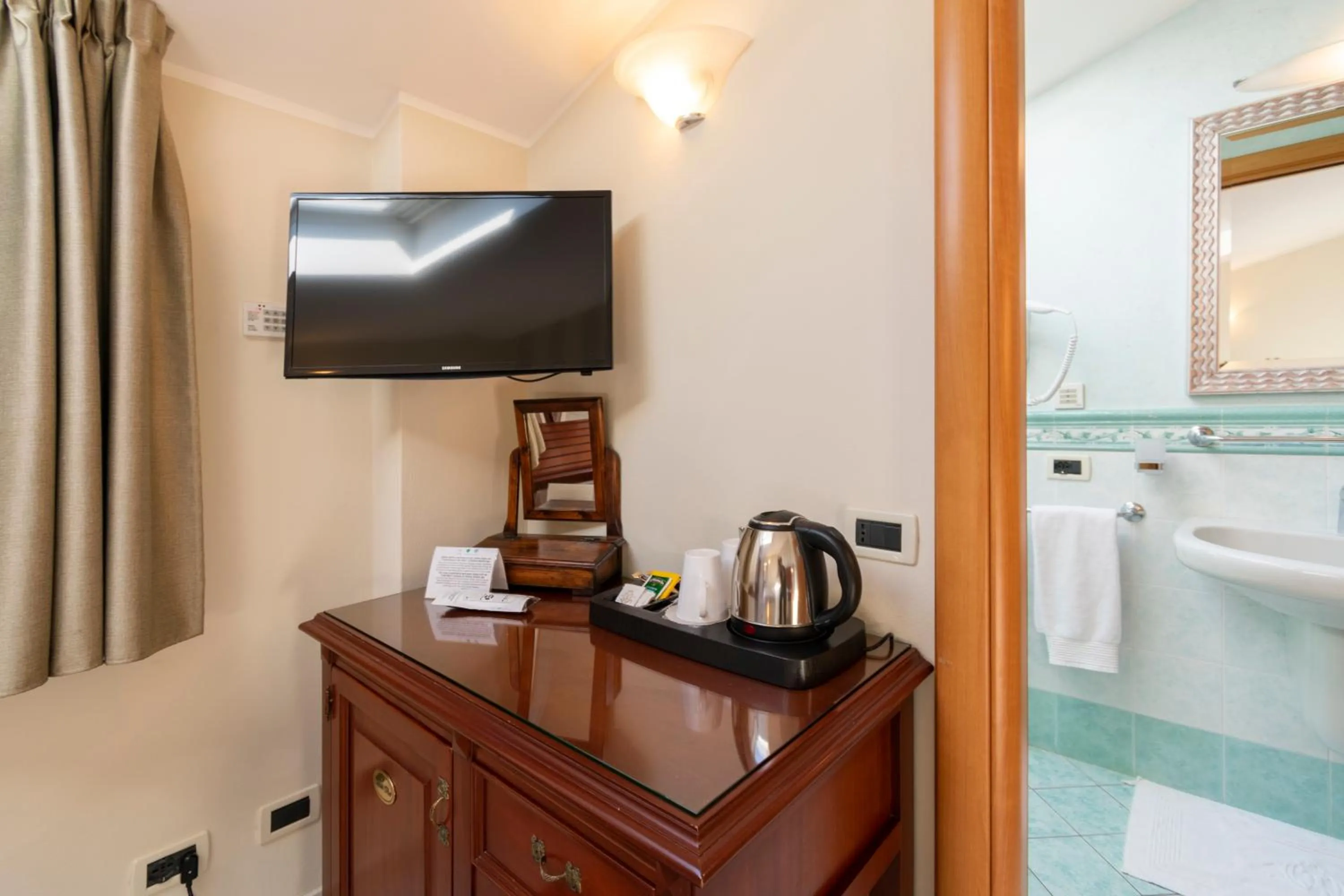 Coffee/tea facilities in Hotel Villa Tiziana