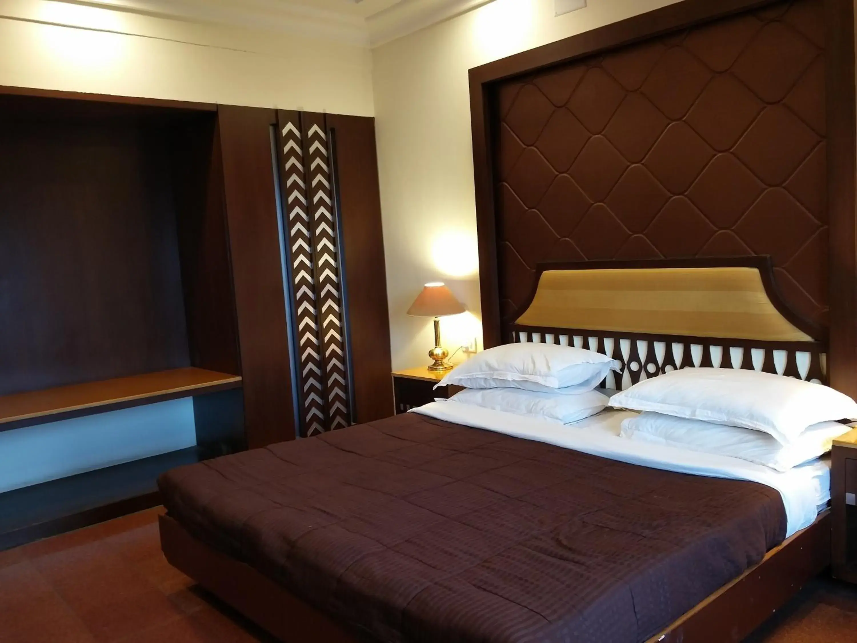 Photo of the whole room, Bed in Hotel Hill Top Palace