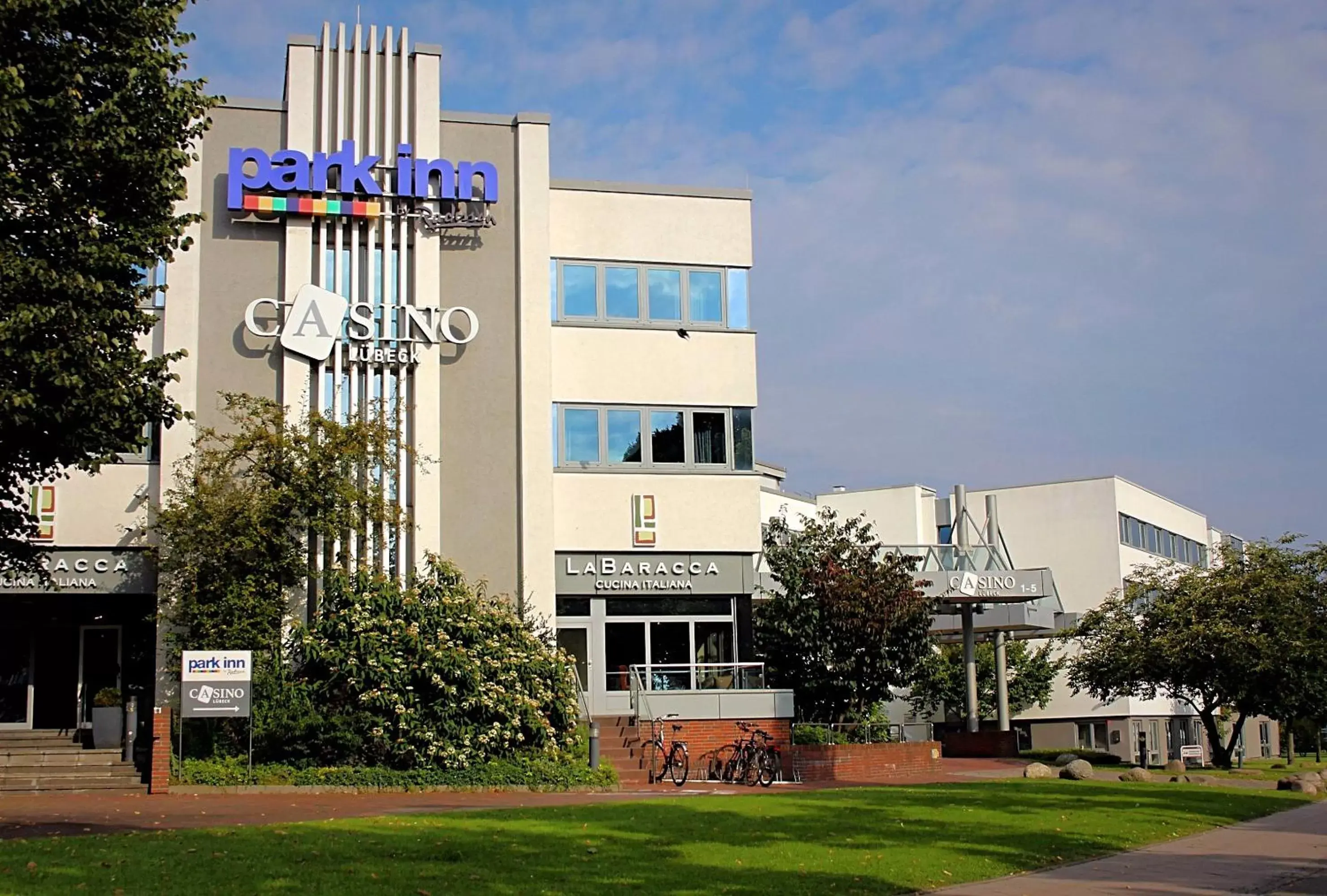 Facade/entrance in Park Inn by Radisson Lübeck Facade/entrance in Park Inn by Radisson Lübeck