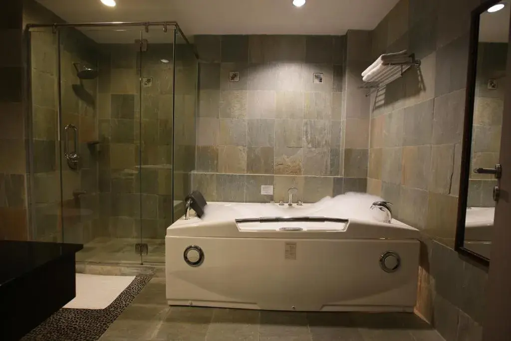 Bathroom in Starcity Hotel