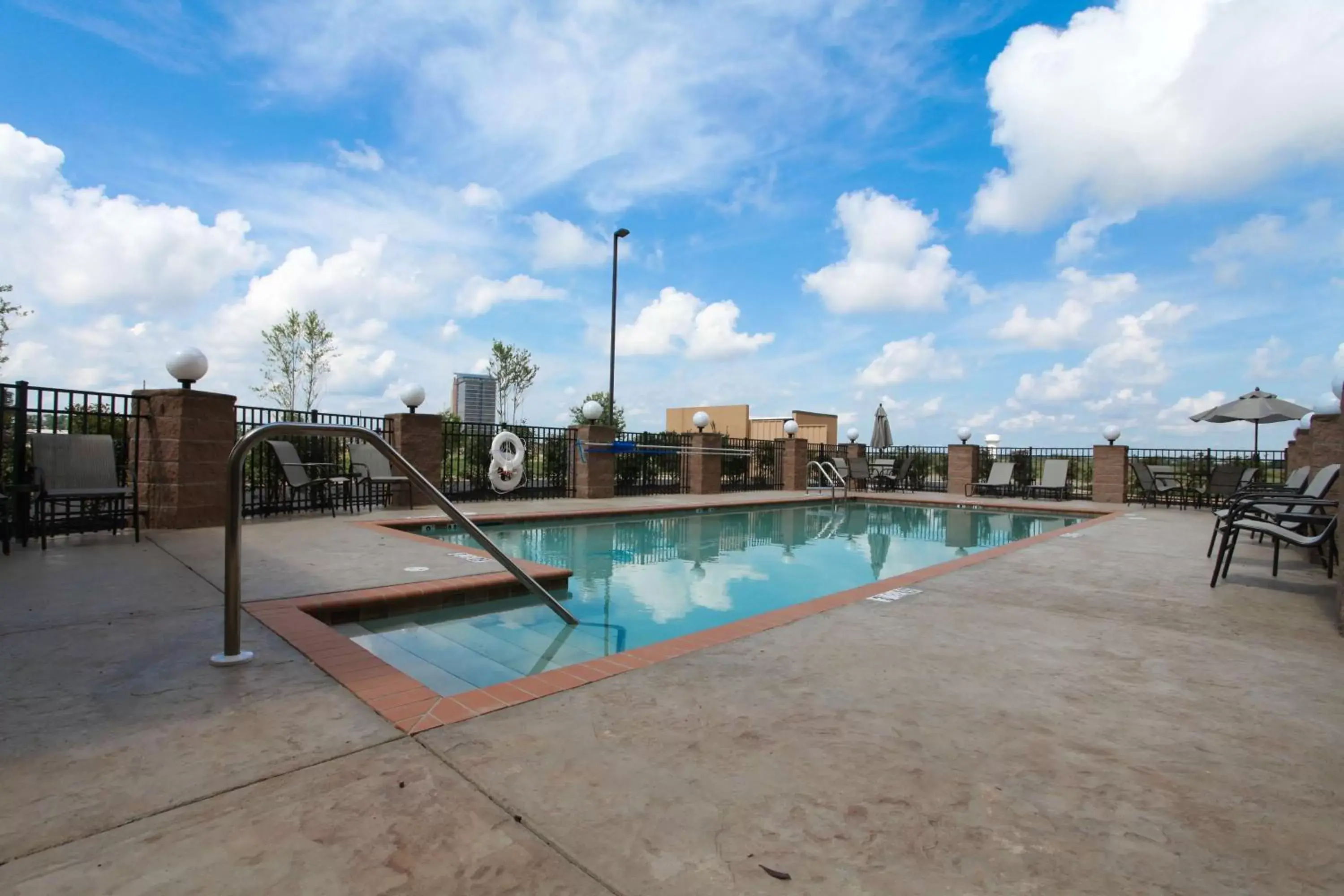 Pool view, Swimming Pool in Hampton Inn - Atmore