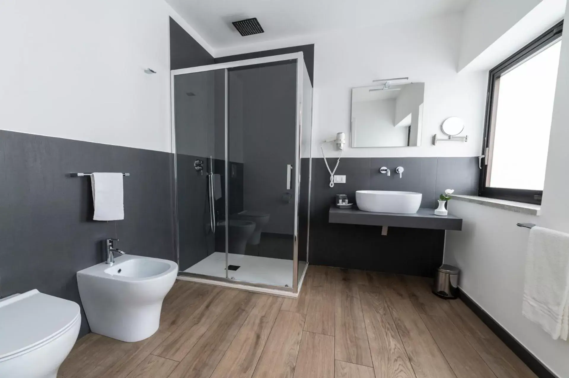 Bathroom in Ruggero Settimo - Room & Suite