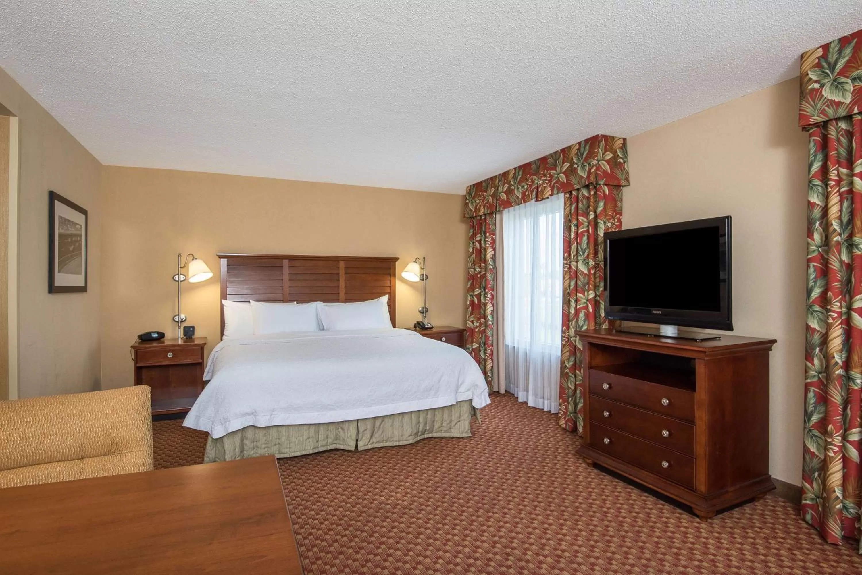 Bed in Hampton Inn & Suites Florence-North-I-95