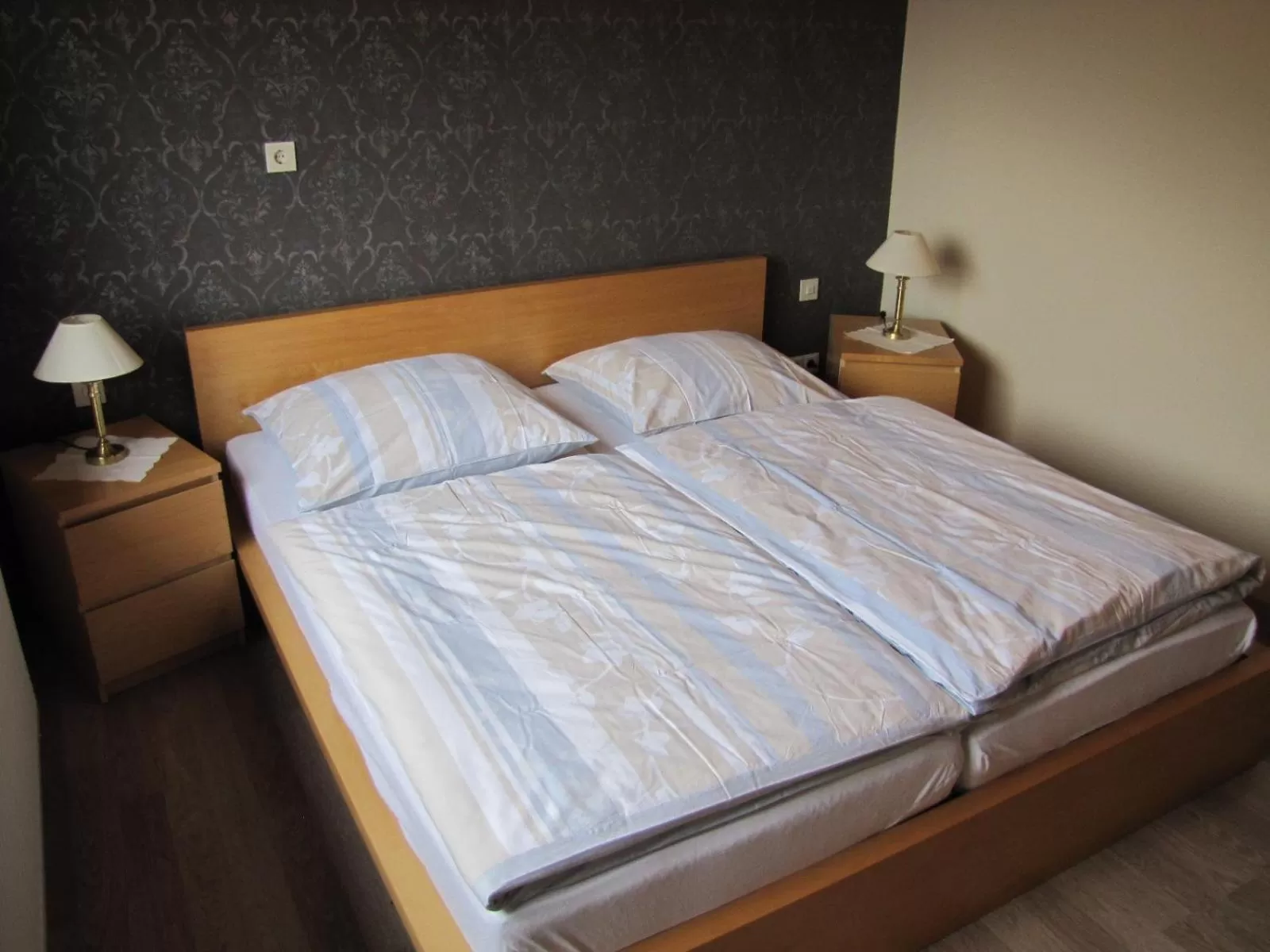 Bed in "Unter den Kastanien"