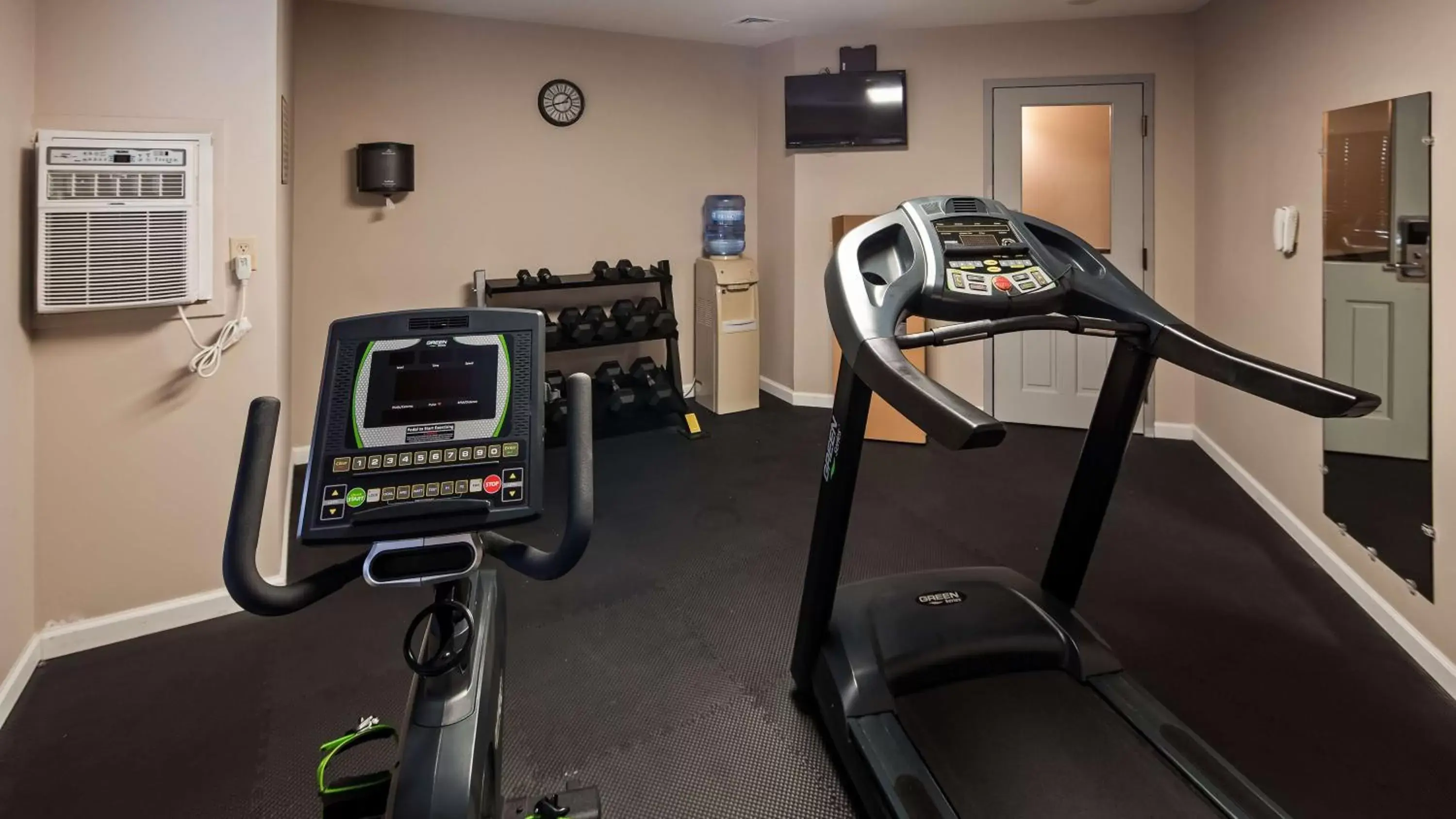 Spa and wellness centre/facilities, Fitness Center/Facilities in SureStay Plus Hotel by Best Western Auburn