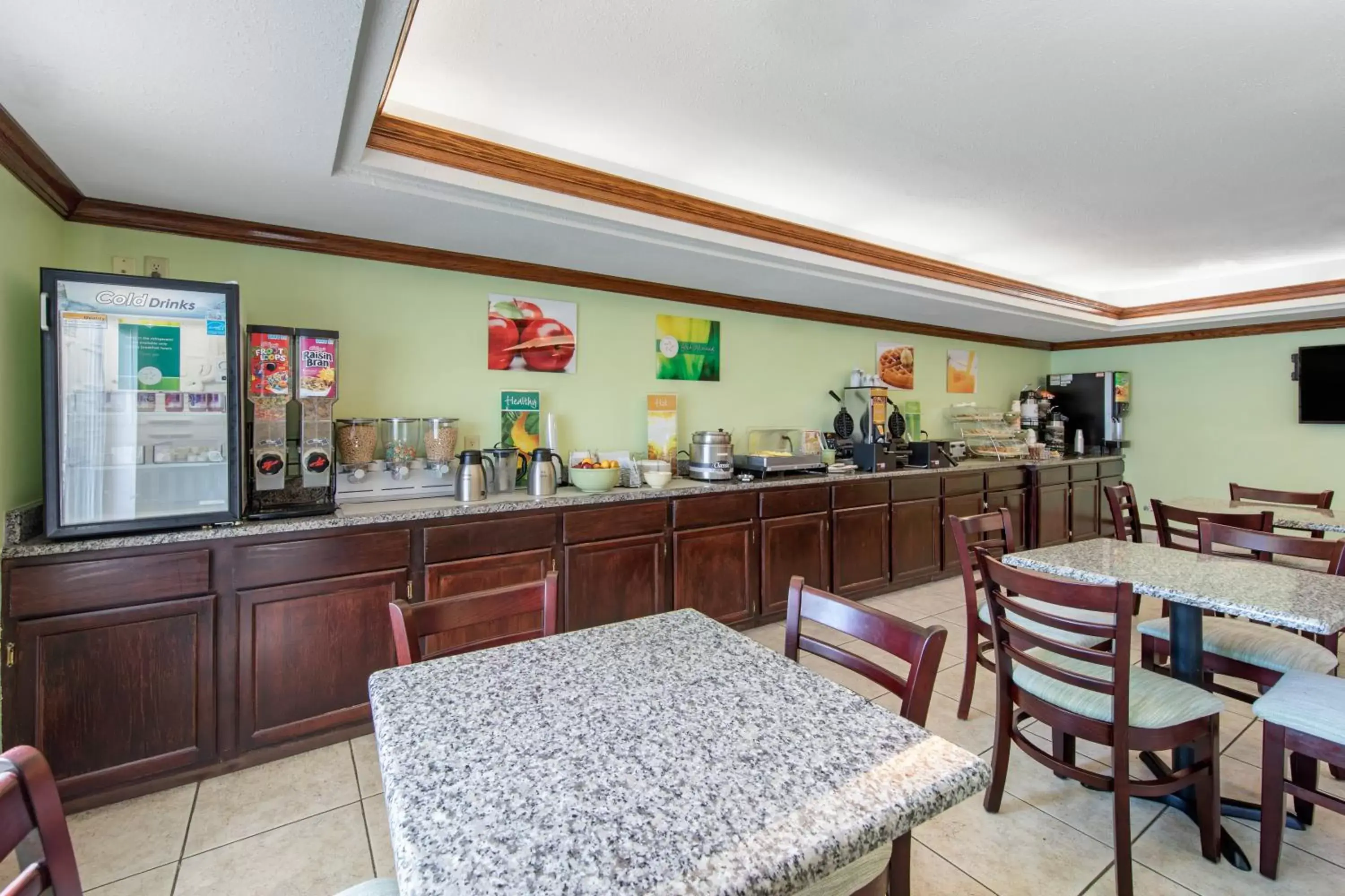 Lobby or reception, Restaurant/Places to Eat in Quality Inn & Suites