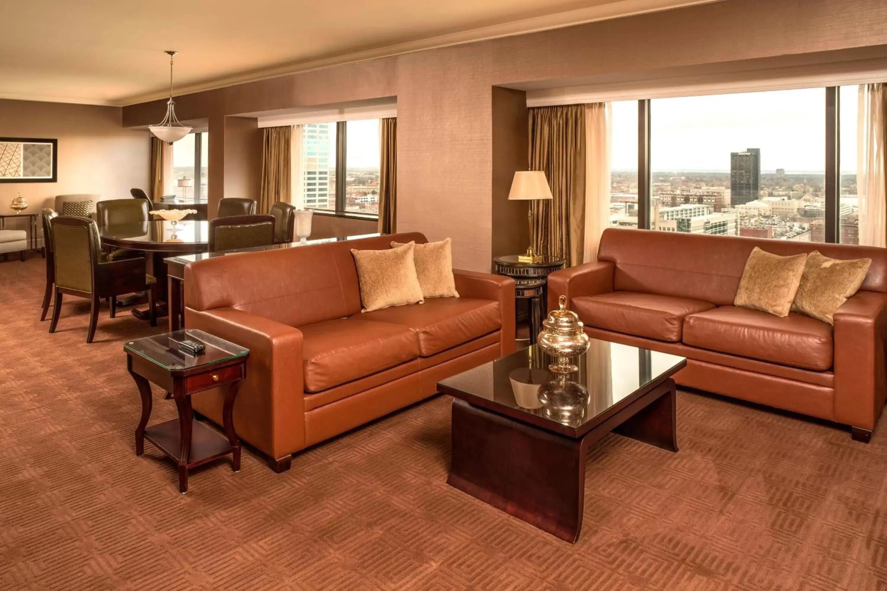 Bedroom, Seating Area in Sheraton Columbus Hotel at Capitol Square