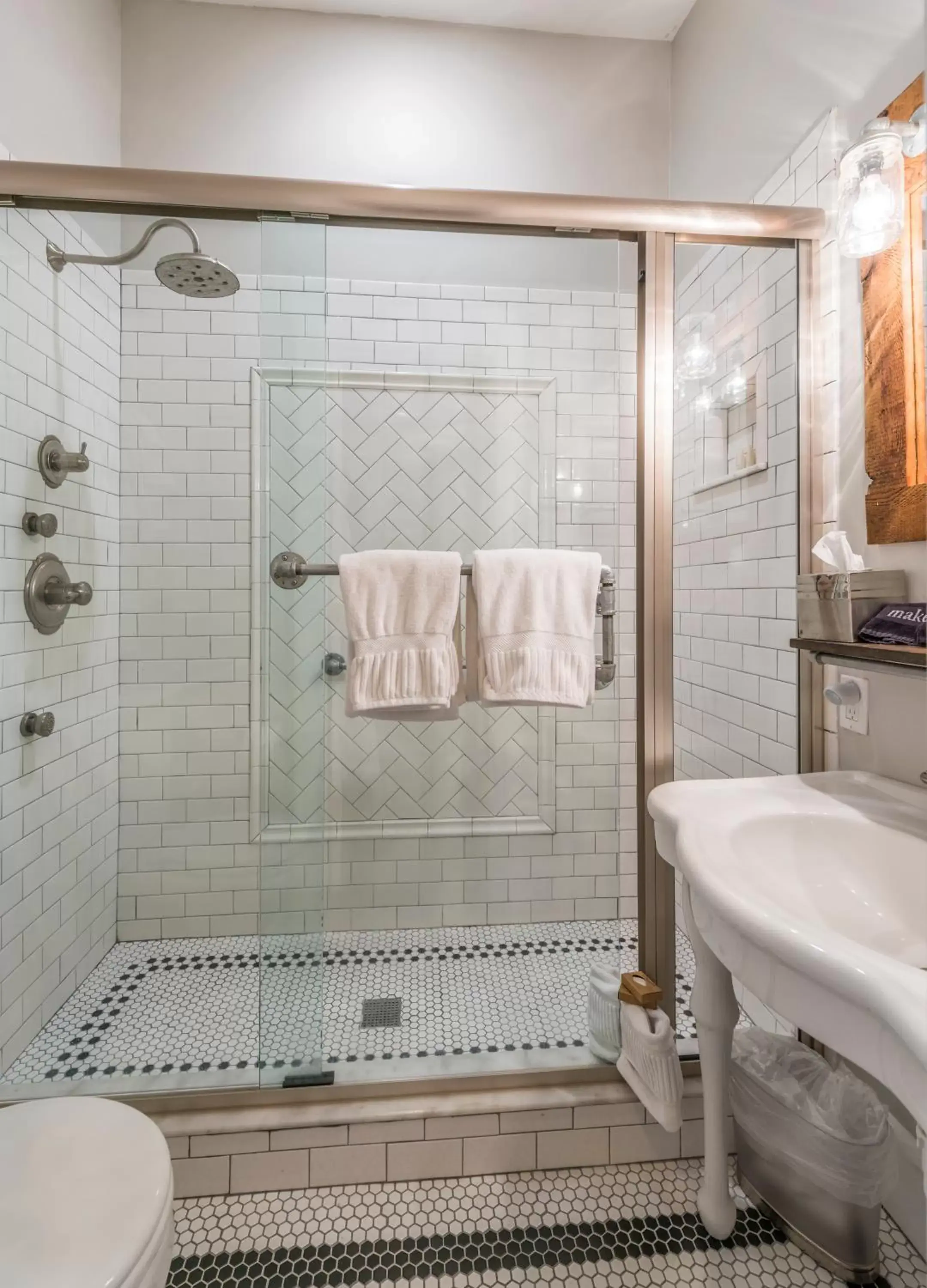 Shower, Bathroom in Carriage Way Inn Bed & Breakfast Adults Only - 21 years old and up