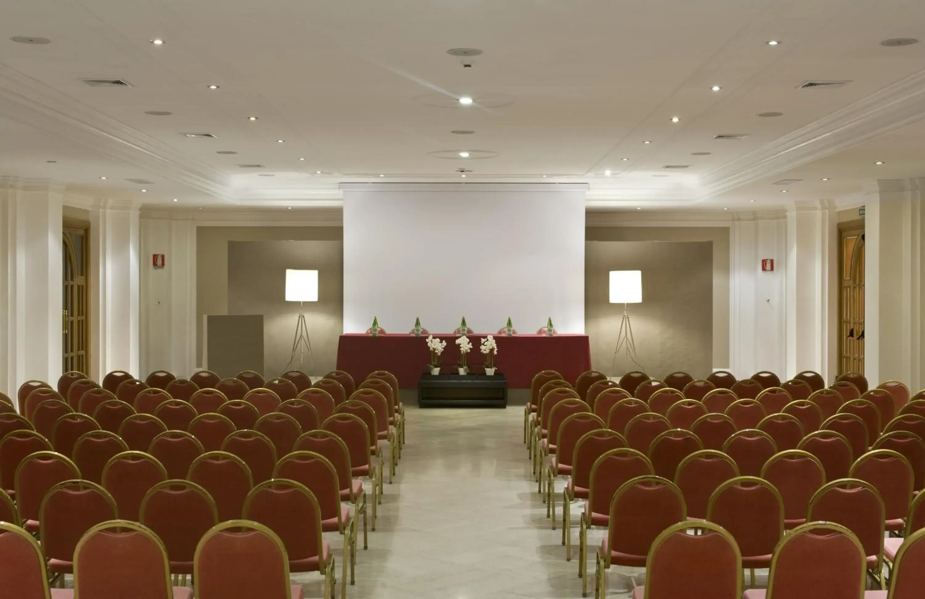 Business facilities in Ambasciatori Place Hotel