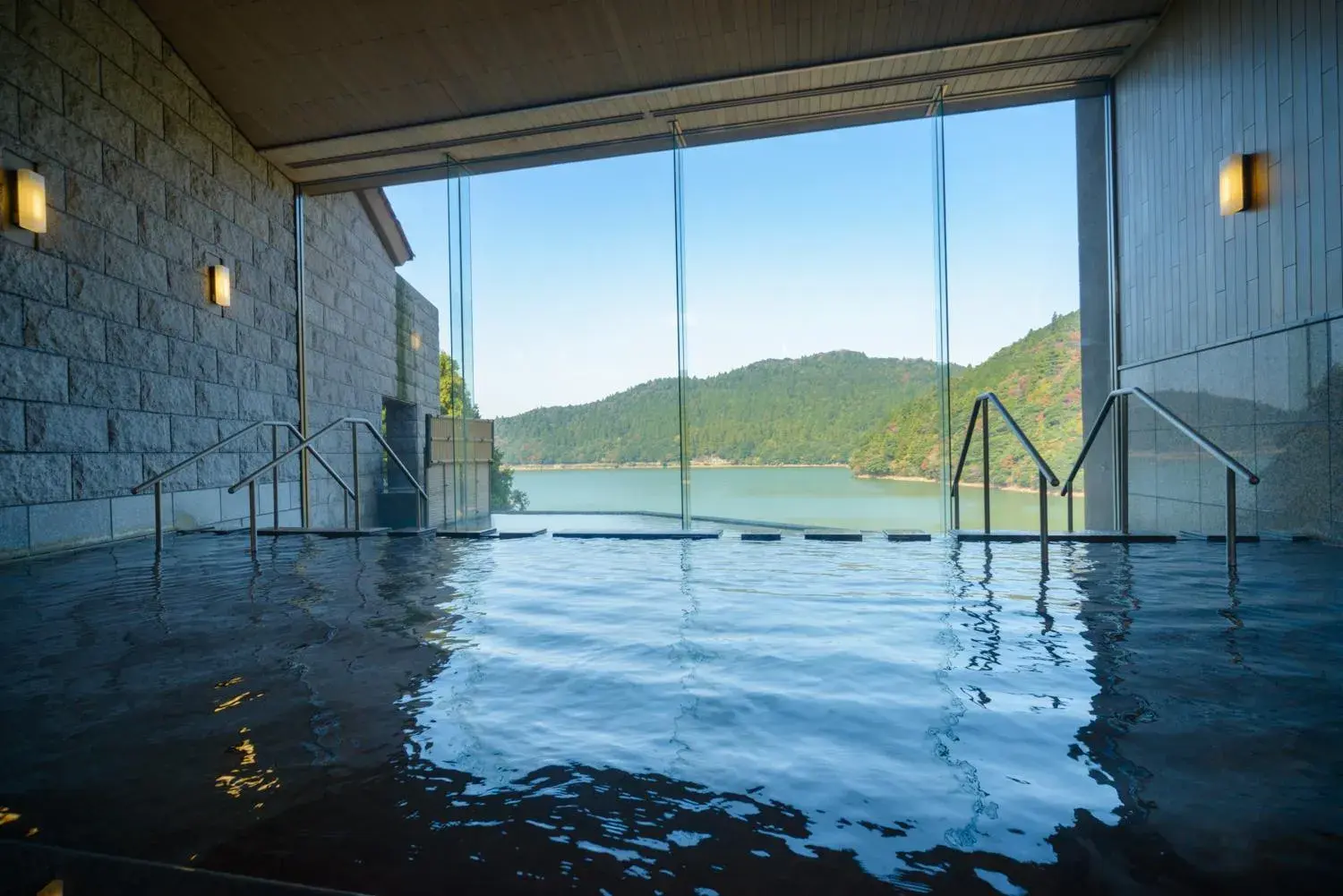 Hot Spring Bath, Swimming Pool in Azumaen