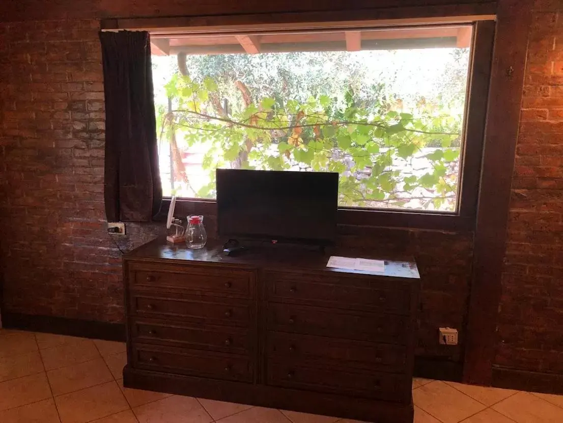 TV and multimedia, TV/Entertainment Center in Small Paradise Palermo