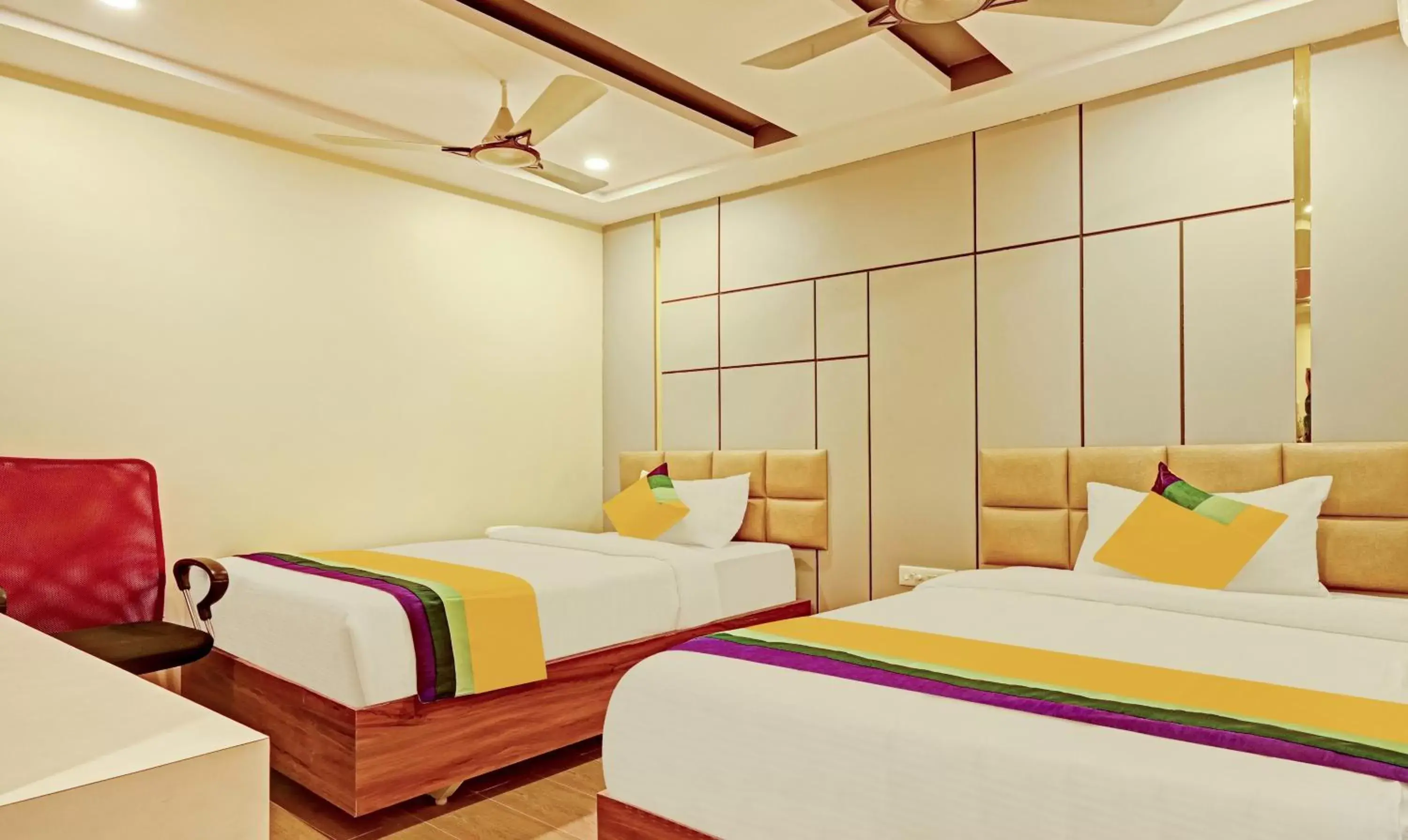 Bedroom, Bed in Itsy Hotels Sri Sai Grand Inn Bedroom, Bed in Itsy Hotels Sri Sai Grand Inn
