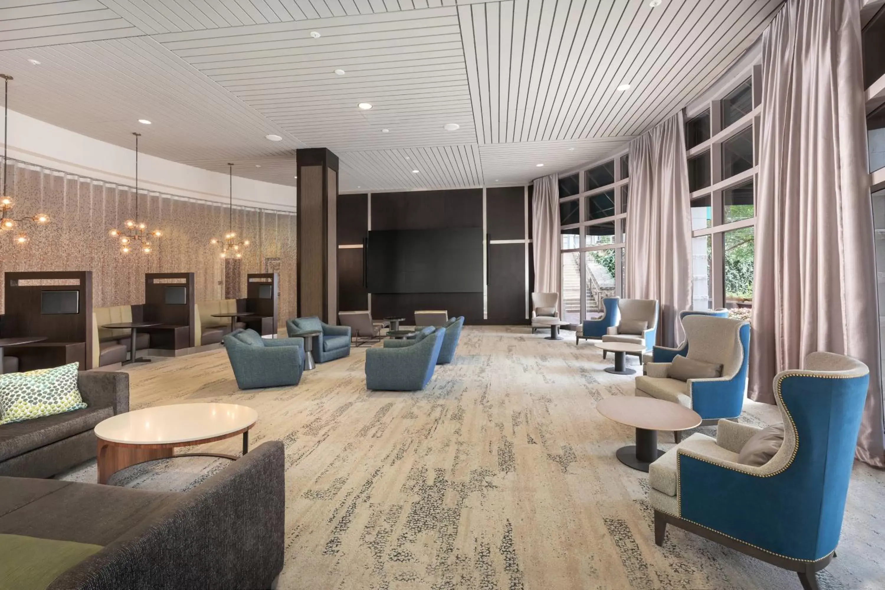 Lobby or reception, Lounge/Bar in Courtyard by Marriott Greenville Downtown