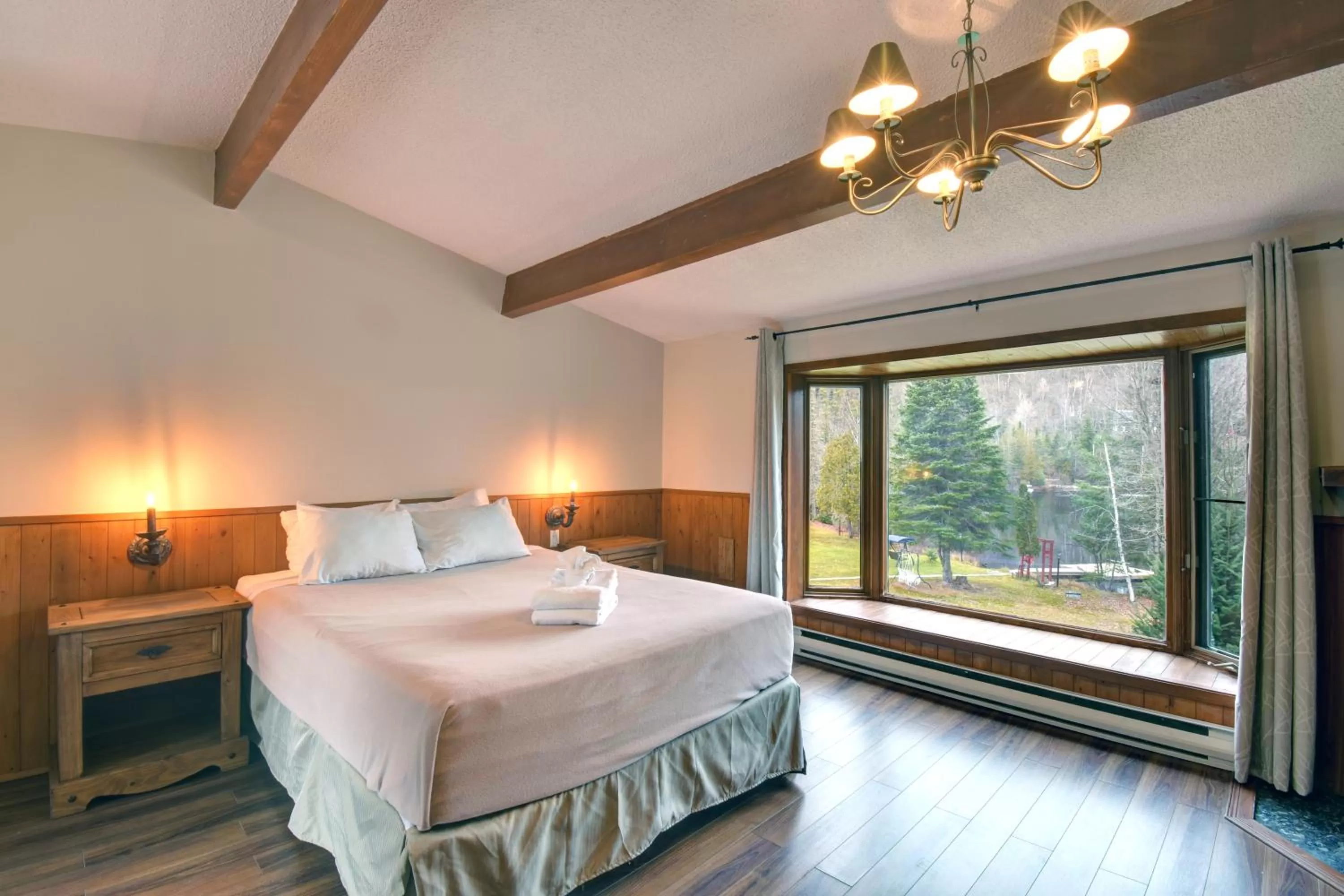 Bed in Hôtel du Lac Lenore