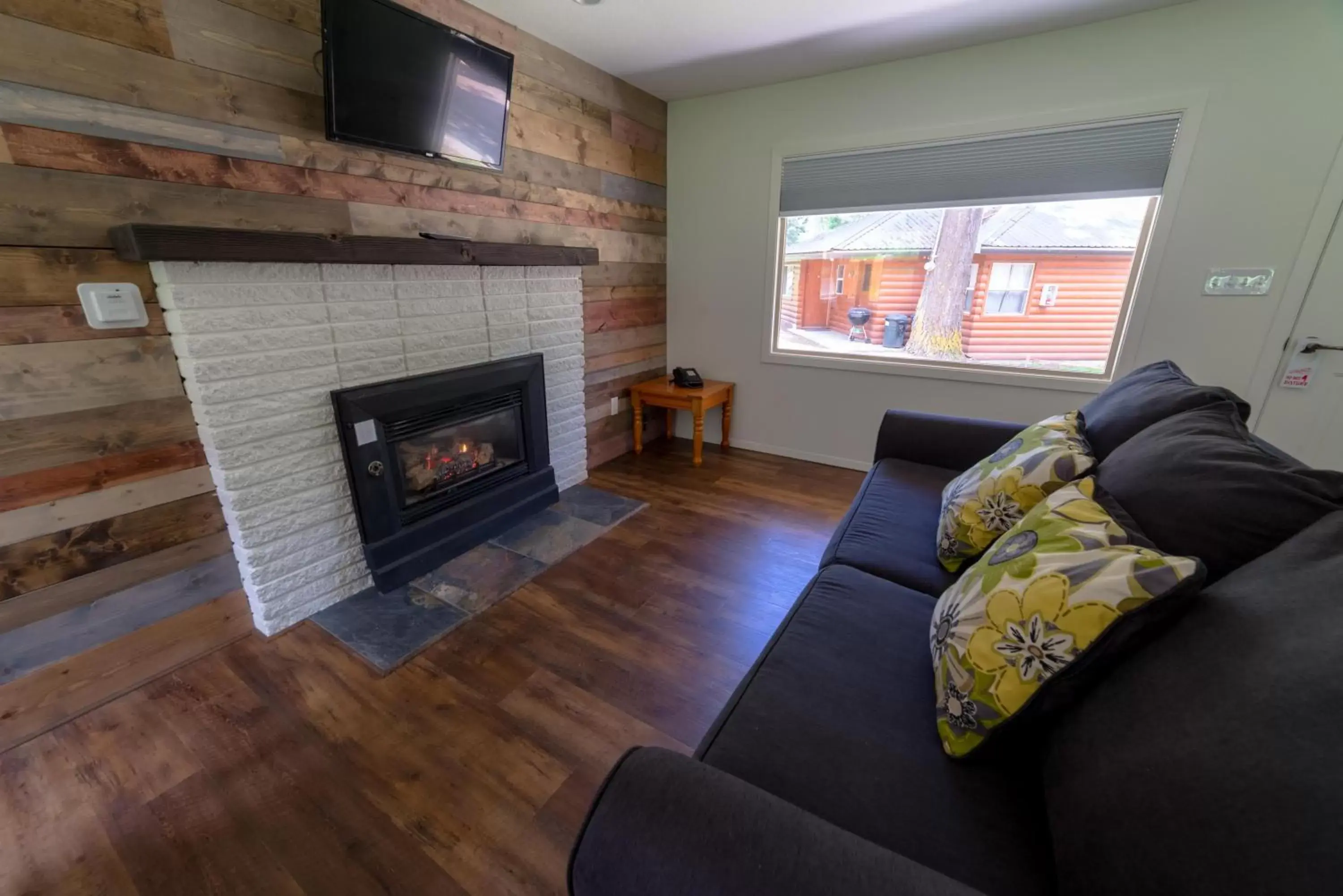 Living room, Seating Area in Eagle Cap Chalets