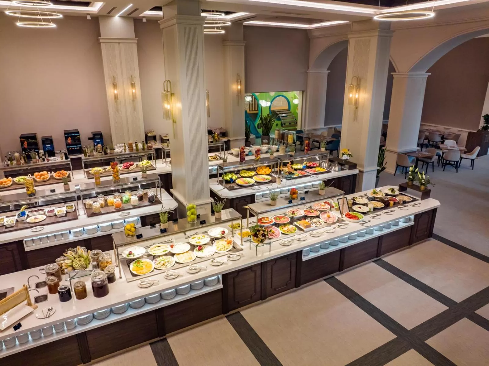 Restaurant/places to eat in Kings' Valley Medical & Spa Hotel