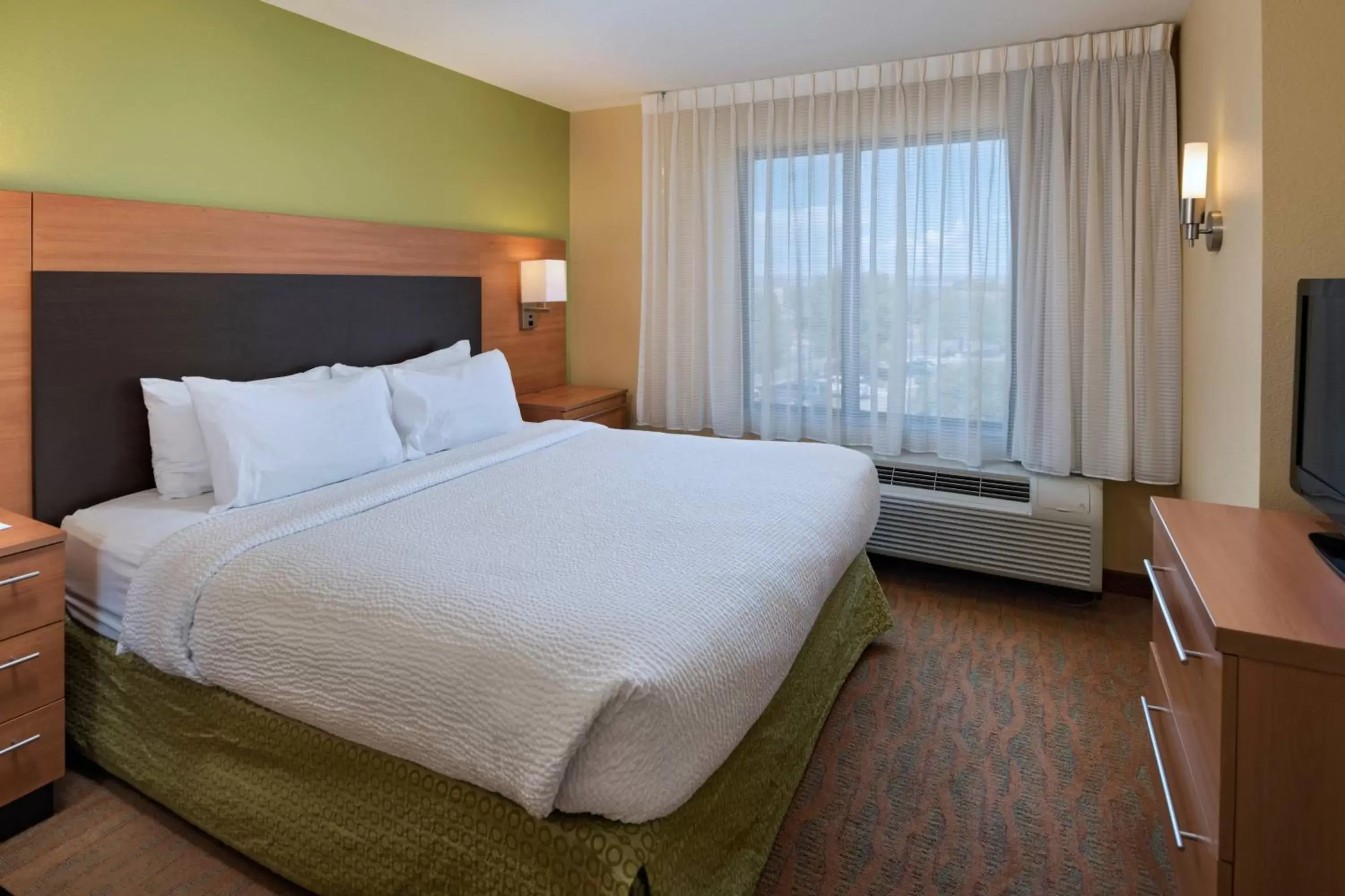 Bedroom, Bed in TownePlace Suites by Marriott Albuquerque North