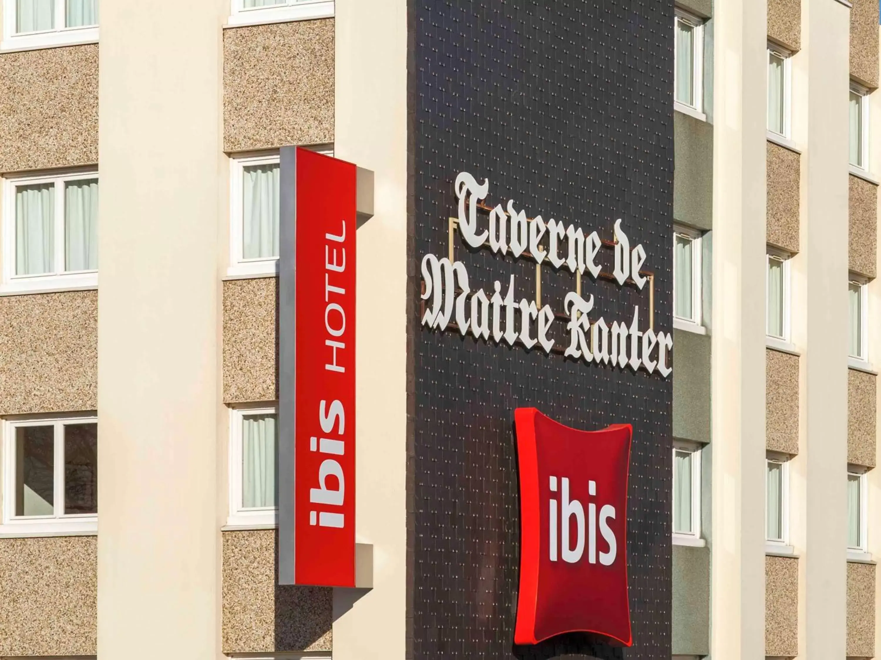 Property building in ibis Châtellerault