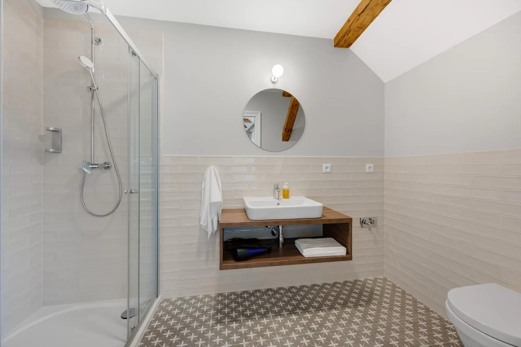 Shower in Palace Apartments