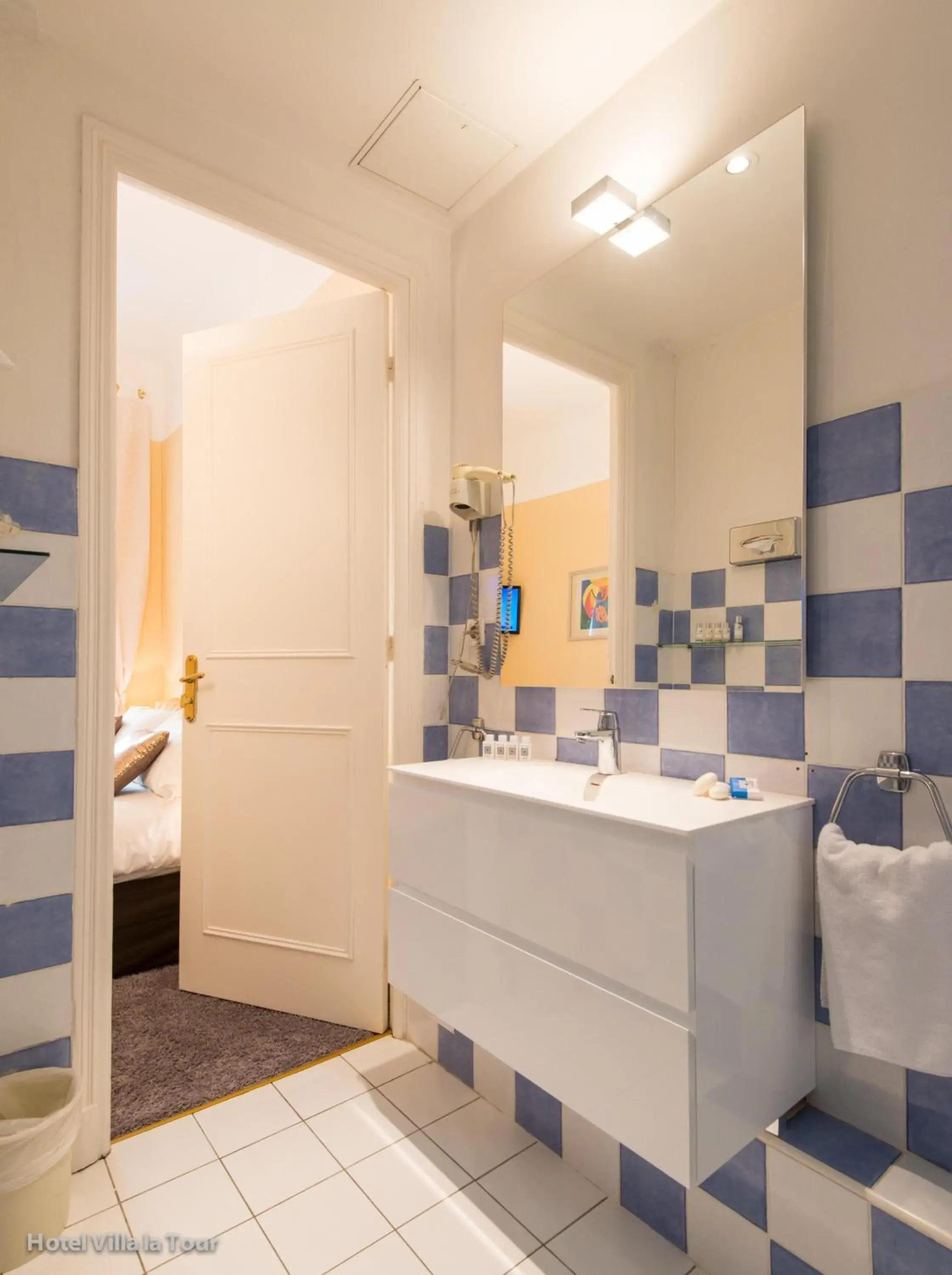 Bathroom in Hotel Villa La Tour