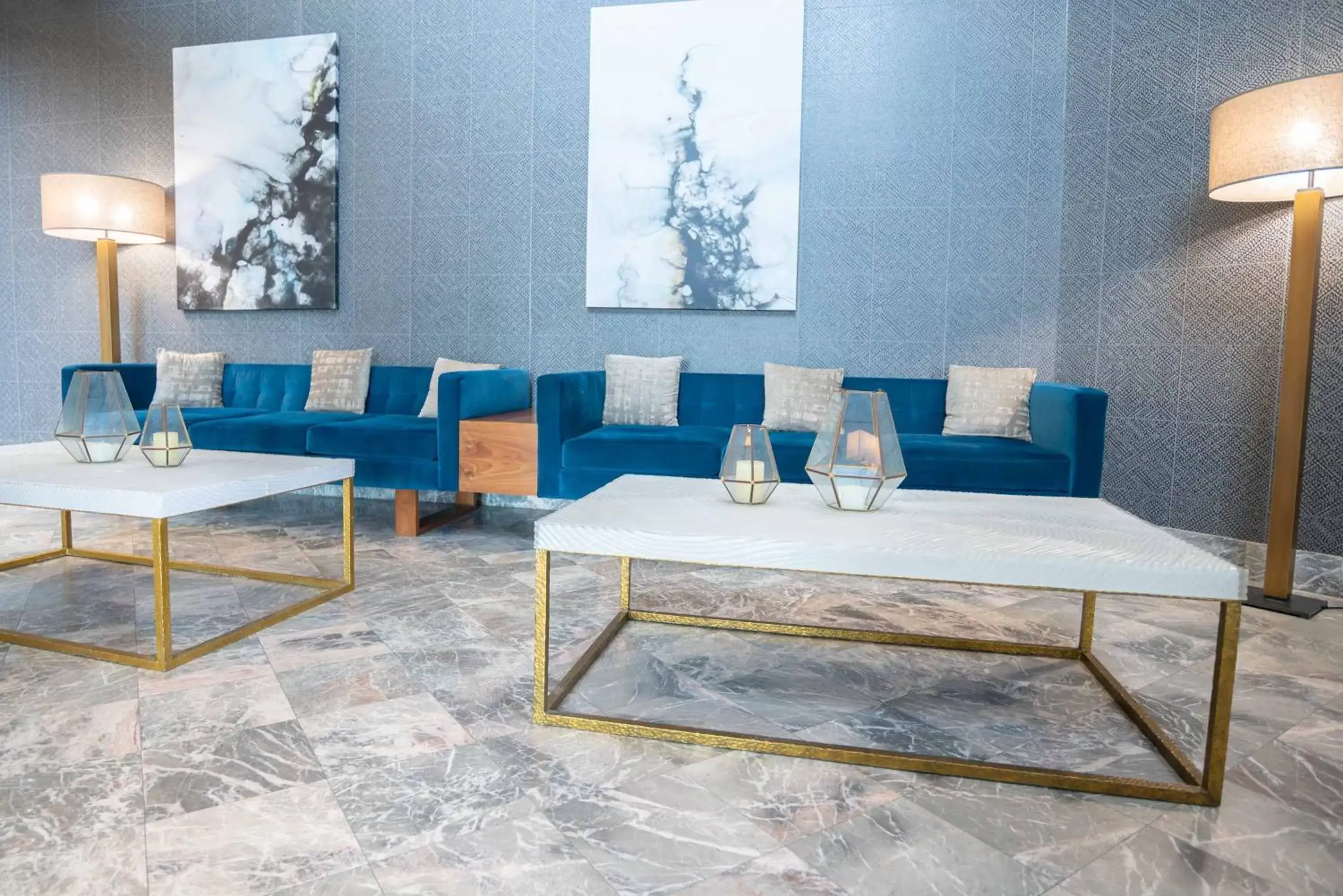 Lobby or reception, Seating Area in Sandman Signature Mississauga Hotel