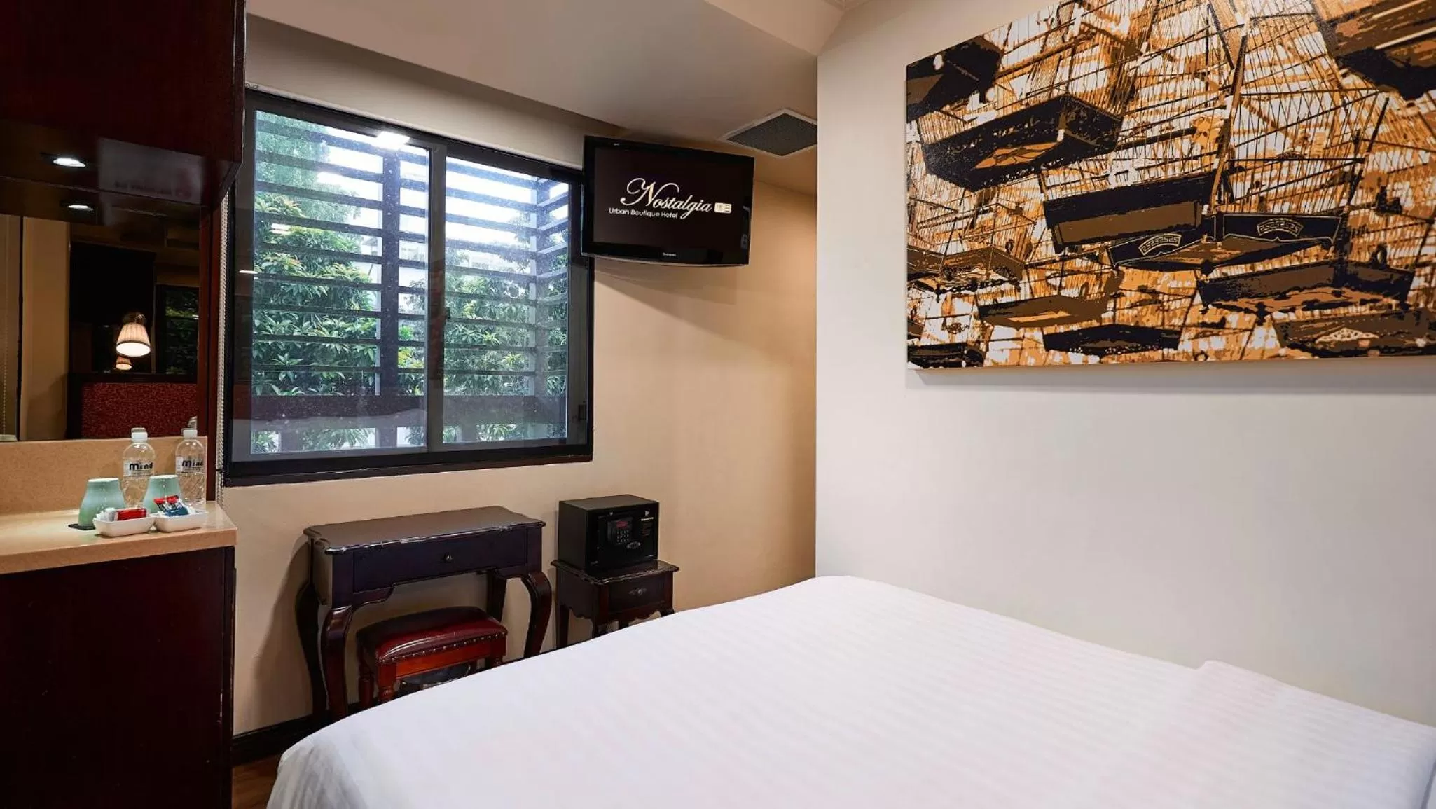 Photo of the whole room, Bed in Nostalgia Hotel