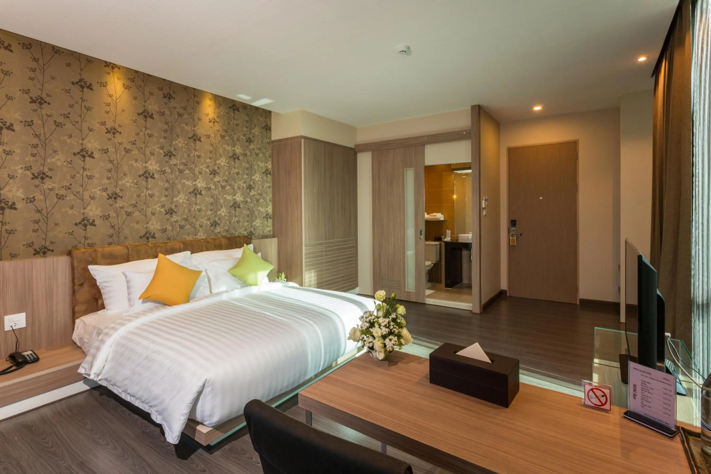 Bed in Tonaoi Grand Hotel