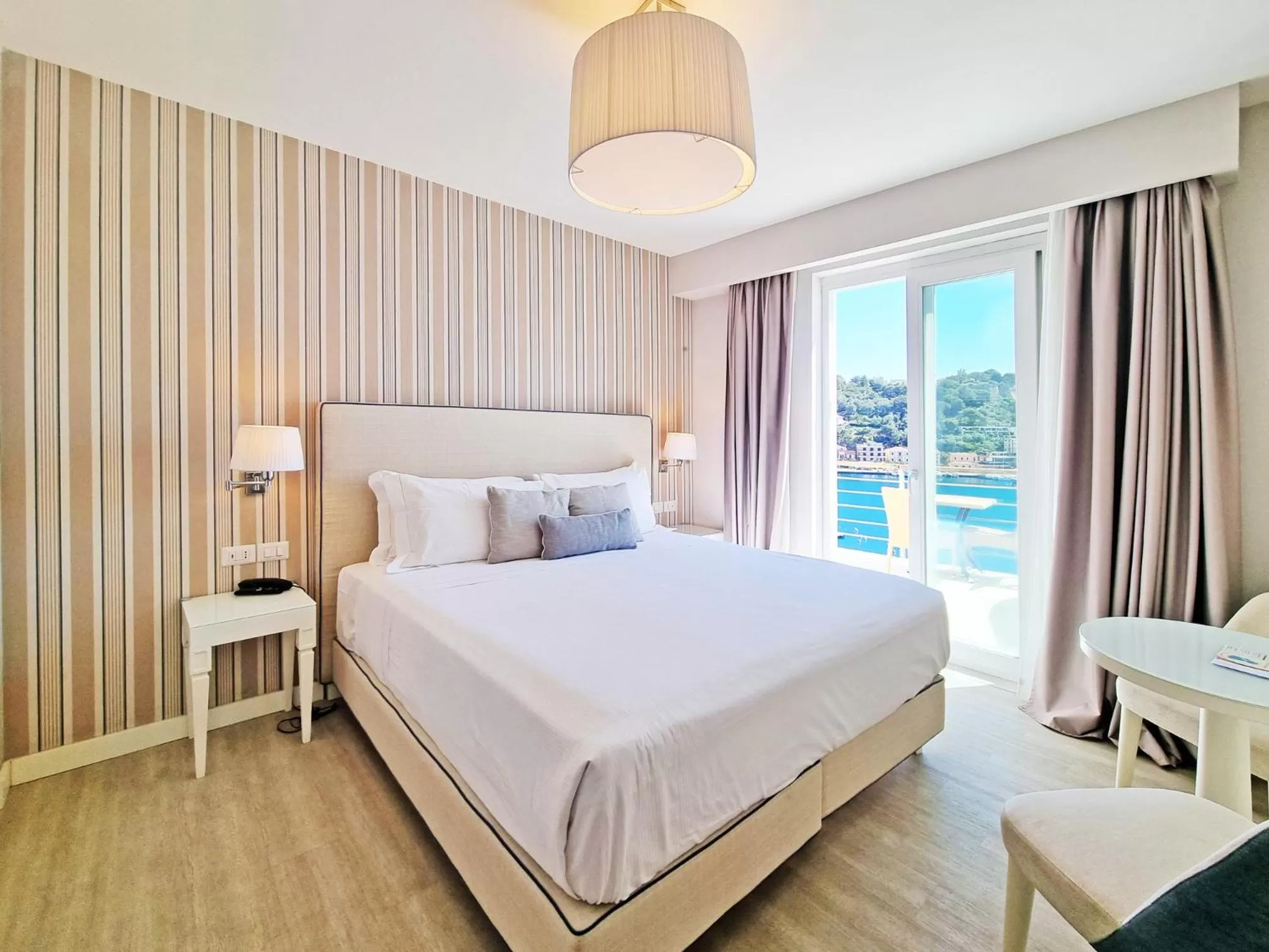 Photo of the whole room, Bed in Hotel Plaza