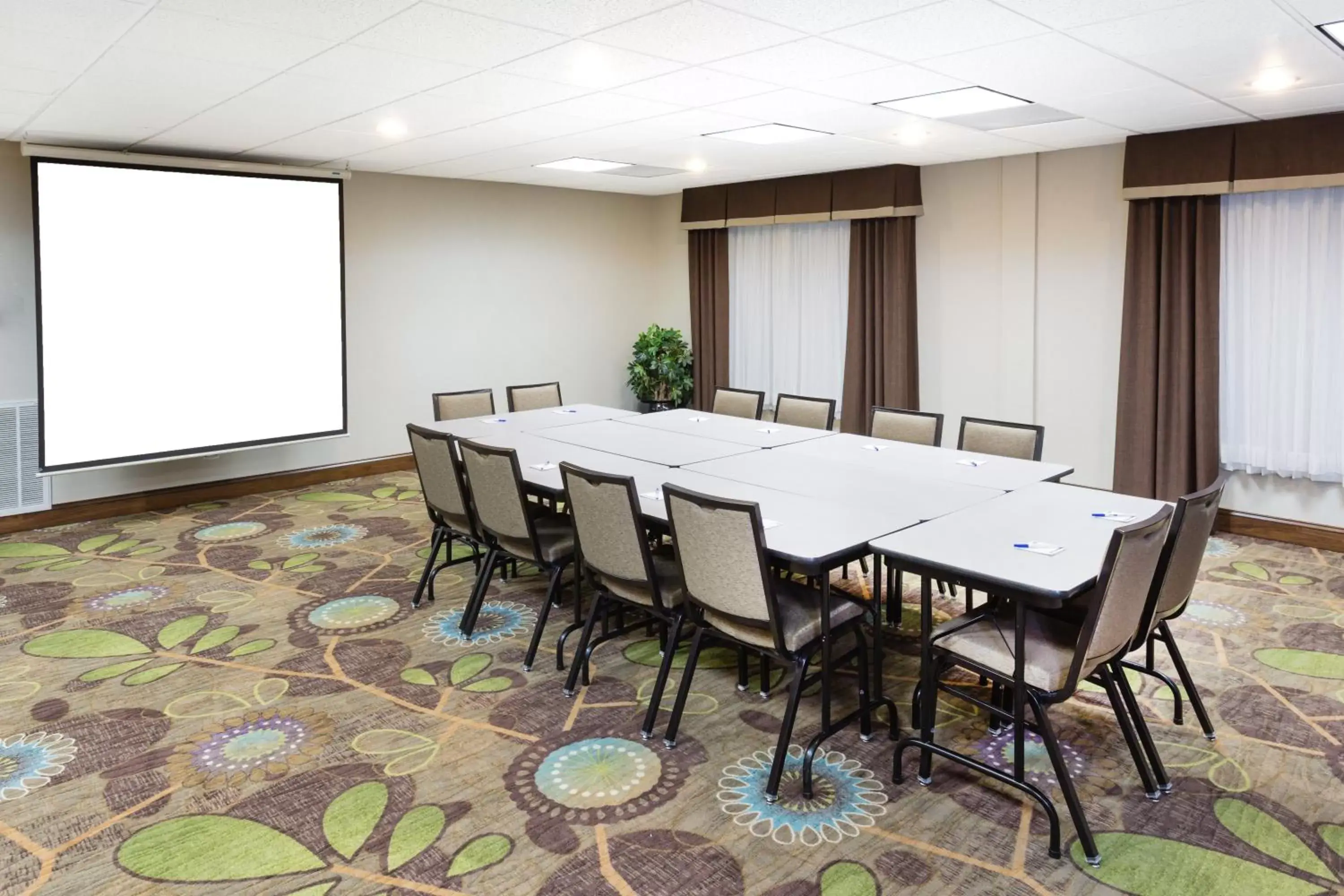 Meeting/conference room in Holiday Inn Express Princeton/I-77, an IHG Hotel