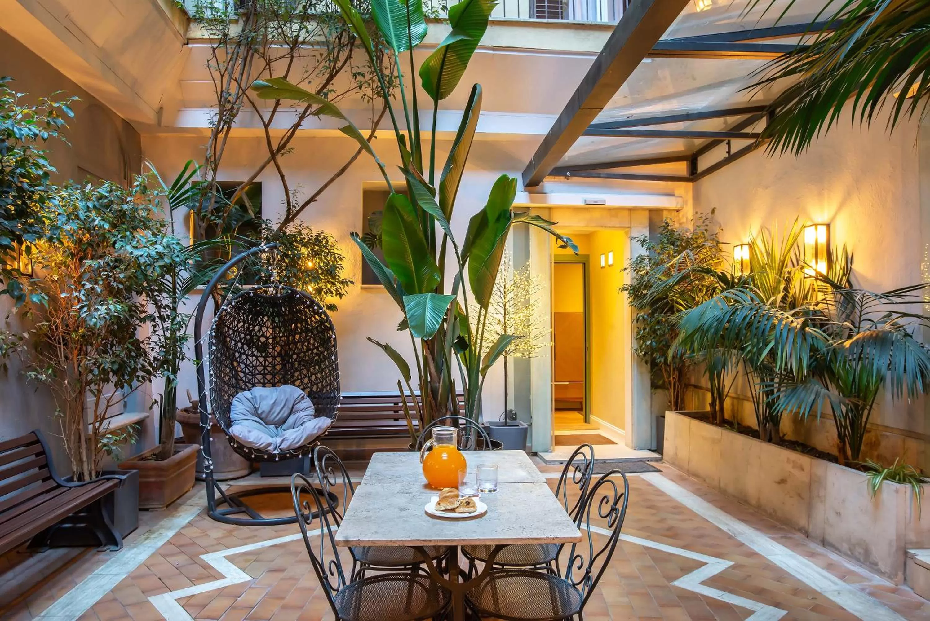 Patio in Hotel White