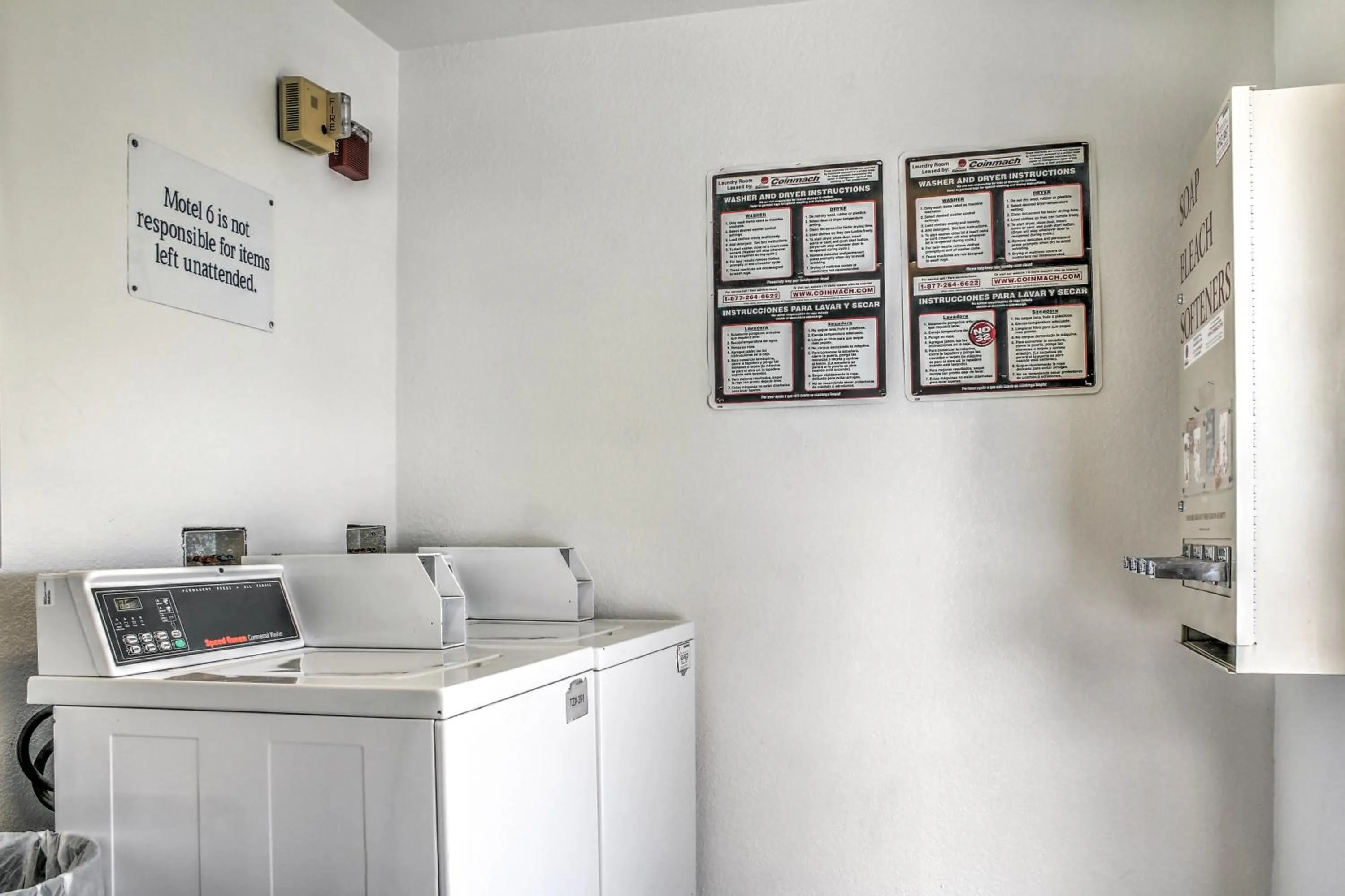 Photo of the whole room in Motel 6-Mojave, CA