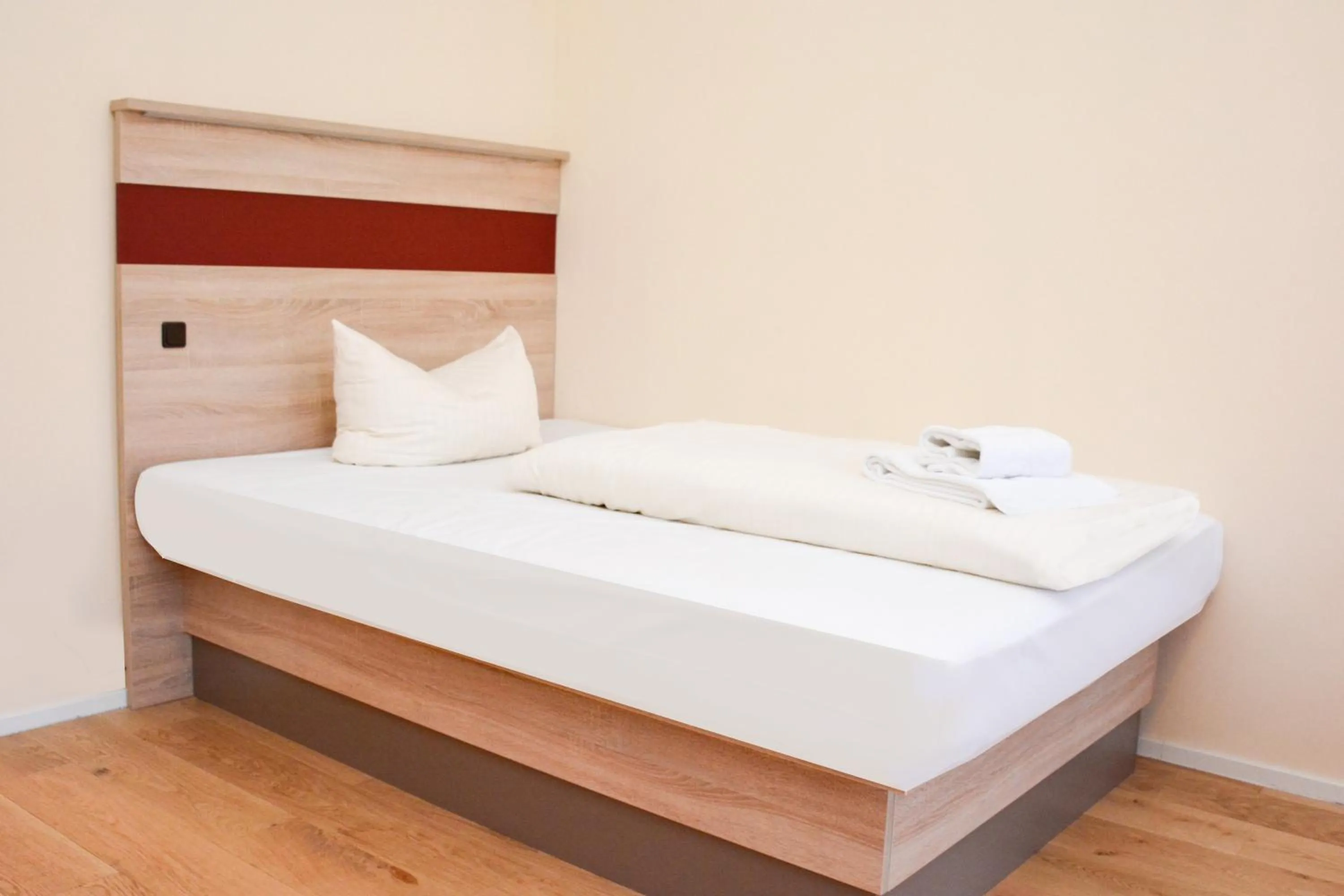 Photo of the whole room, Bed in Hotel-Gasthof Flötzinger Bräu