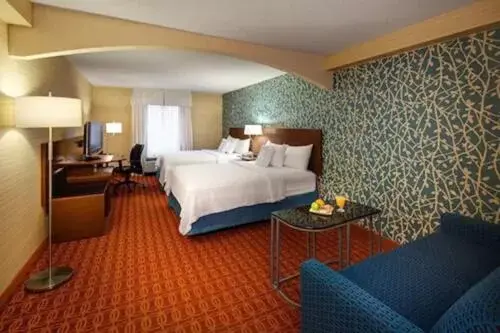 Bedroom in Fairfield Inn & Suites by Marriott Toronto Airport