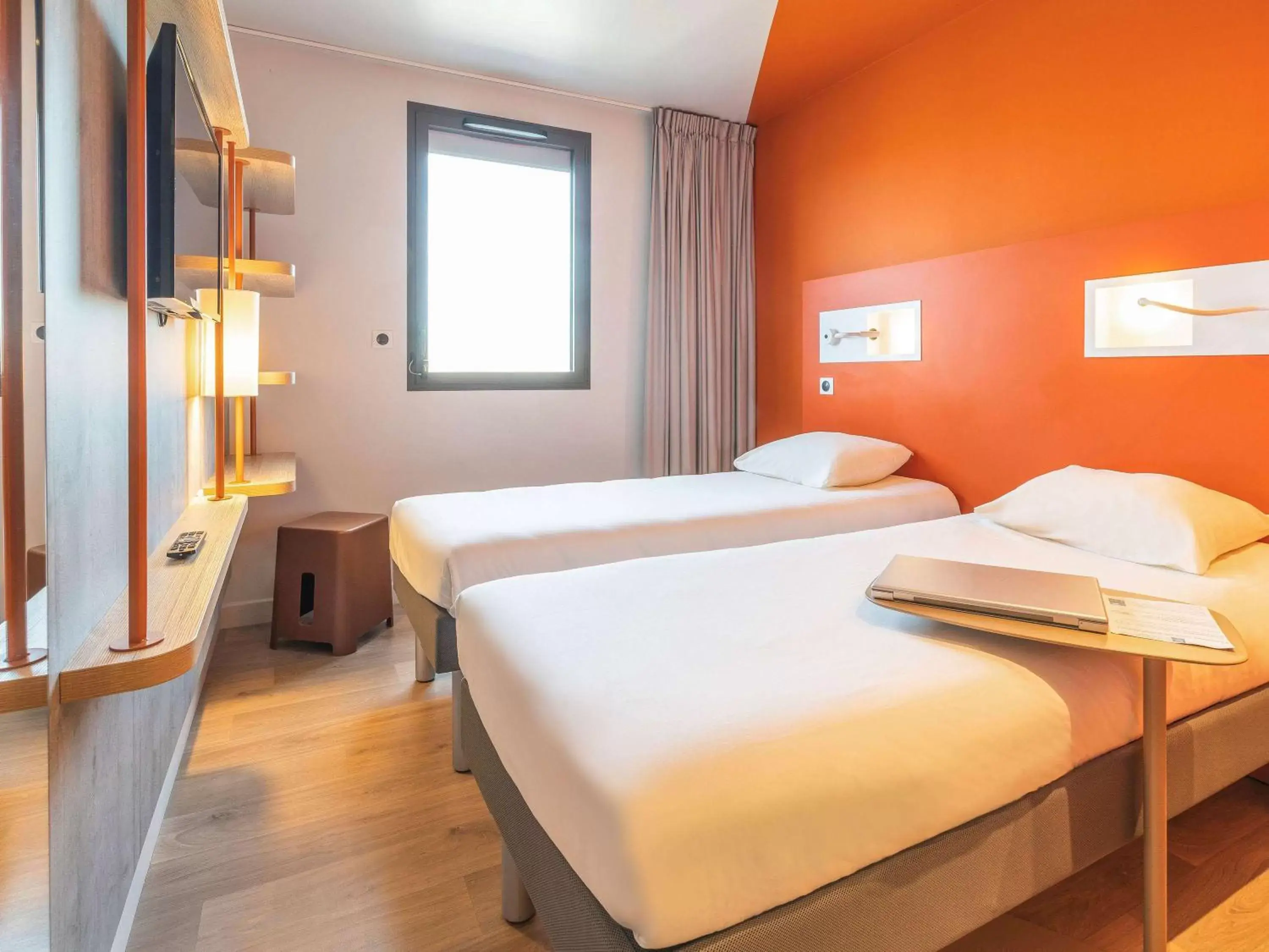 Bedroom, Bed in ibis budget Rennes Rte Lorient