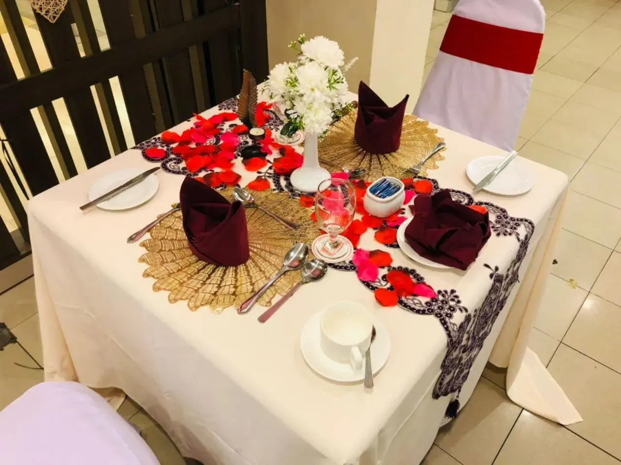 Restaurant/places to eat in Hotel Yt Midtown Kuala Terengganu Restaurant/places to eat in Hotel Yt Midtown Kuala Terengganu