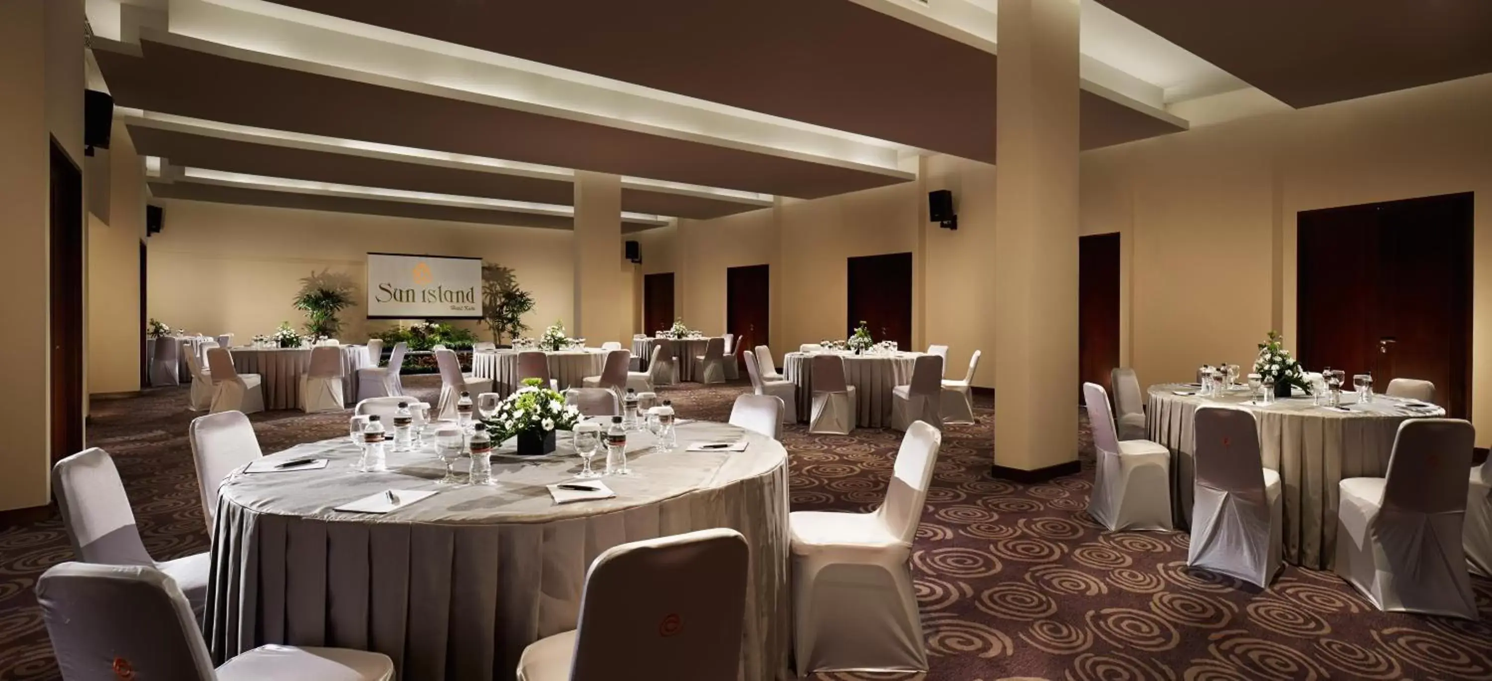 Business facilities, Restaurant/Places to Eat in Sun Island Hotel & Spa Kuta
